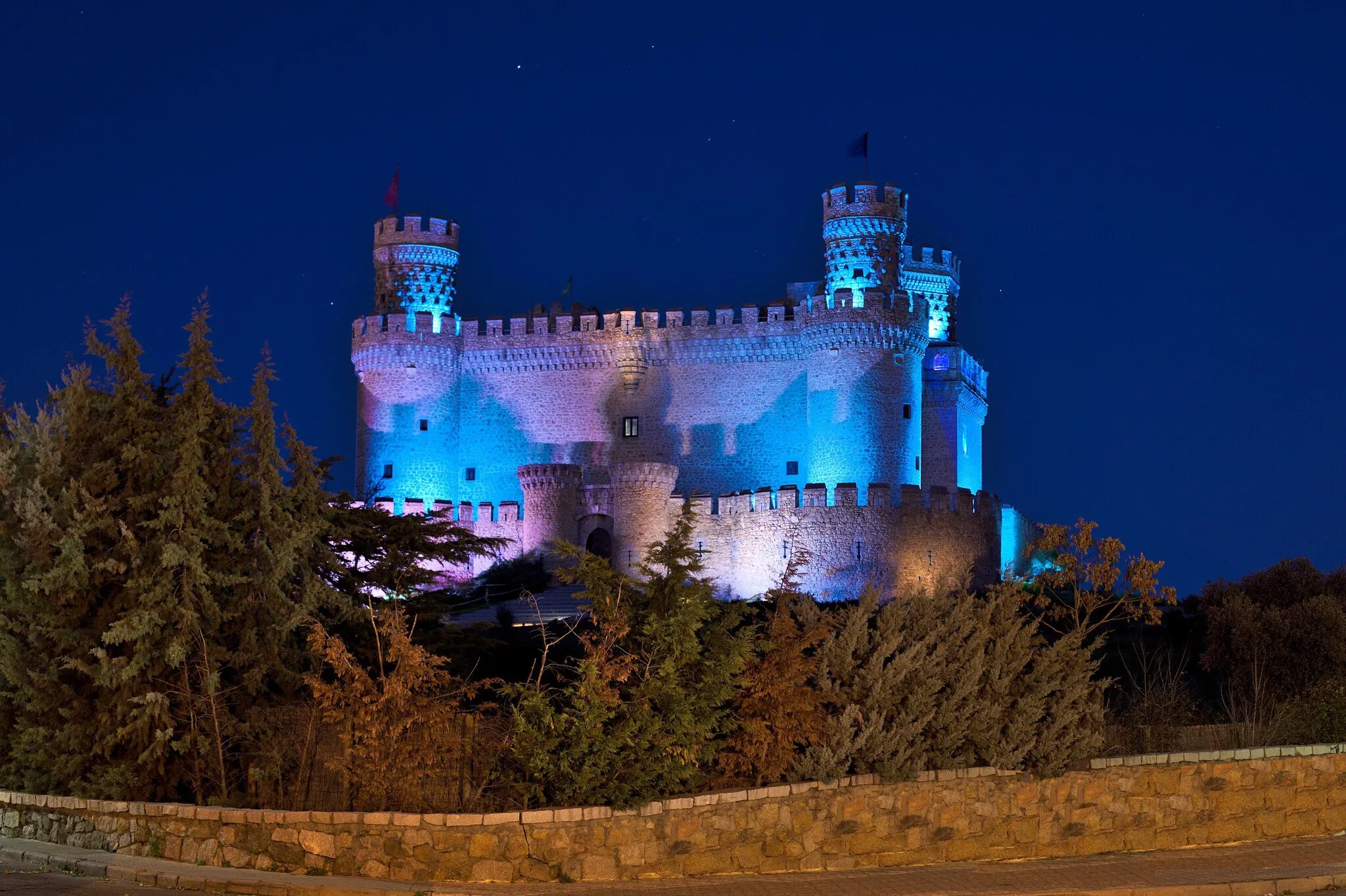 Photo showing: Castillo de Manzanares con iluminación nocturna