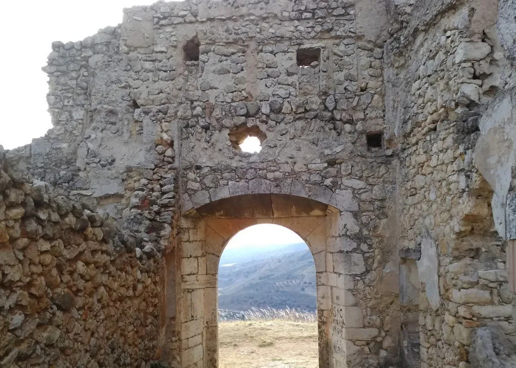 Photo showing: Ruinas del Convento de Jesús del Monte, siglo XVI-XVIII. Loranca de Tajuña, Guadalajara