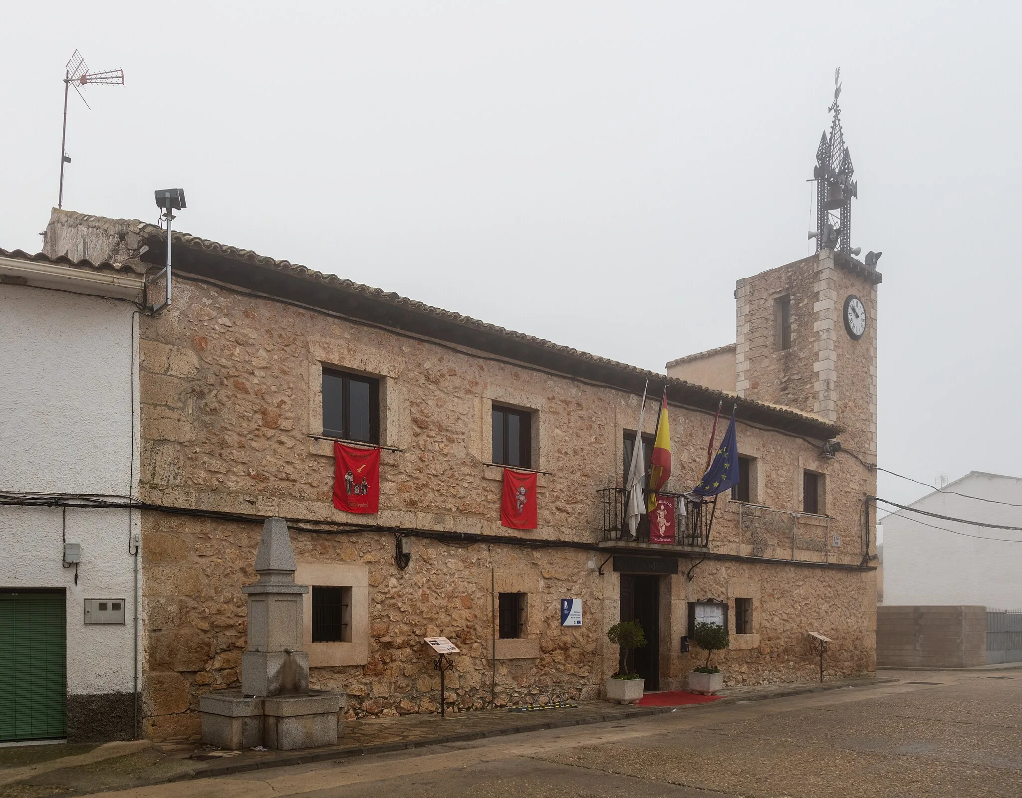 Photo showing: Town hall, Fuentenovilla, Guadalajara, Spain