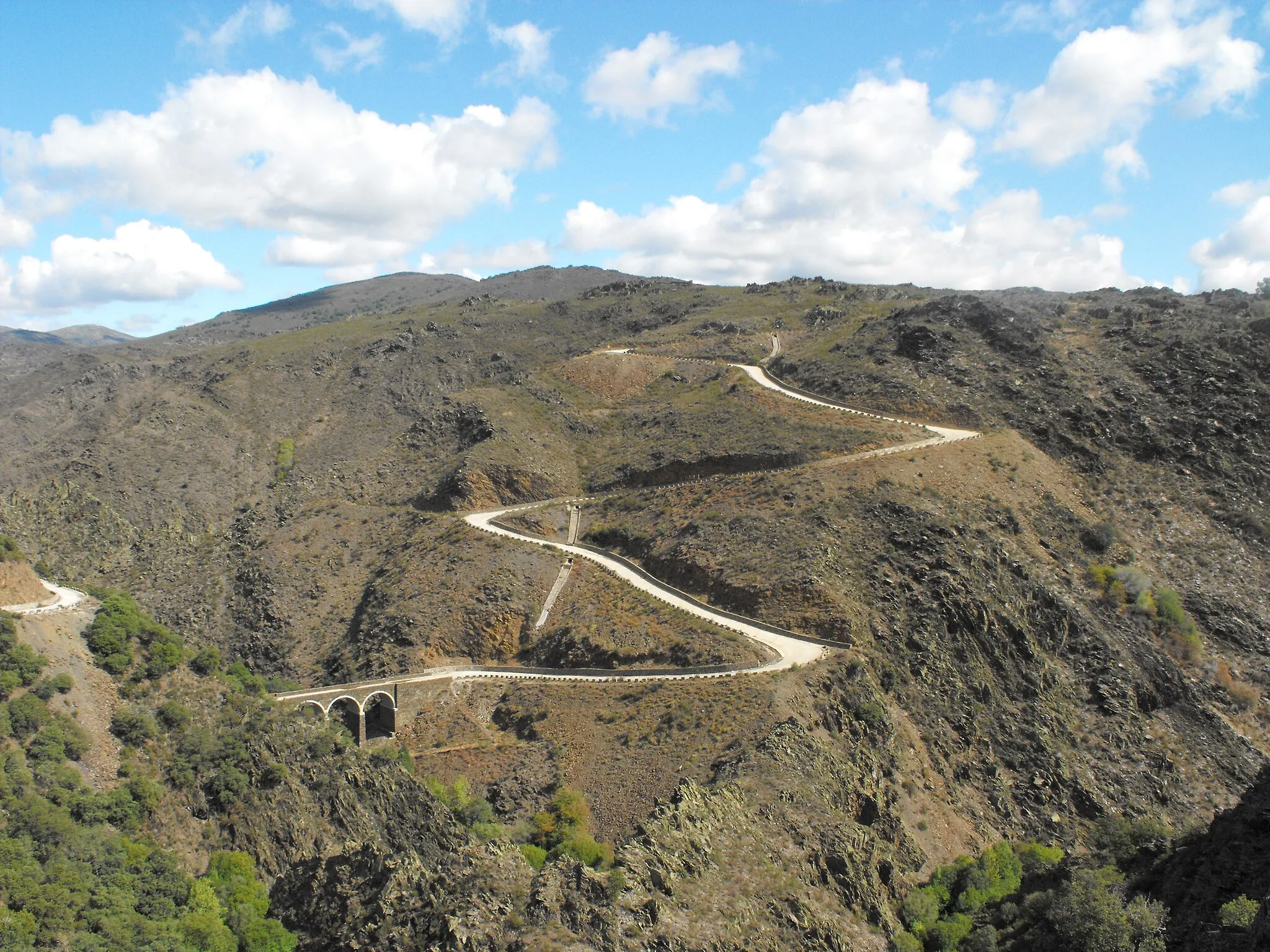 Photo showing: The Wall (La muralla) road - Guadalajara - Spain
