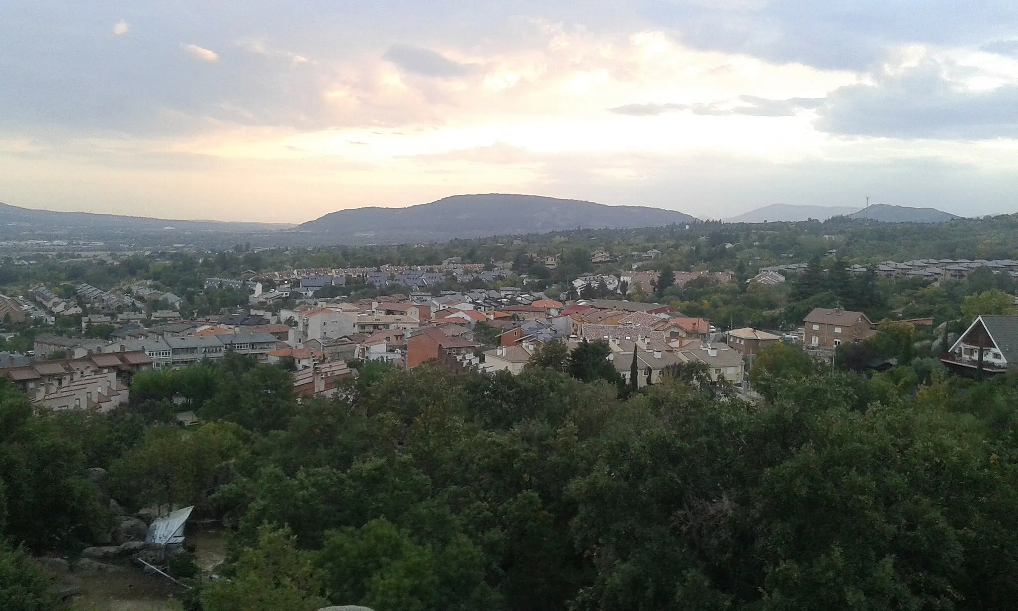 Photo showing: Haciendo ruta senderista que comienza al final de la Calle Pocillo, después de 30 minutos andando montaña arriba estas son las vistas del pueblo.