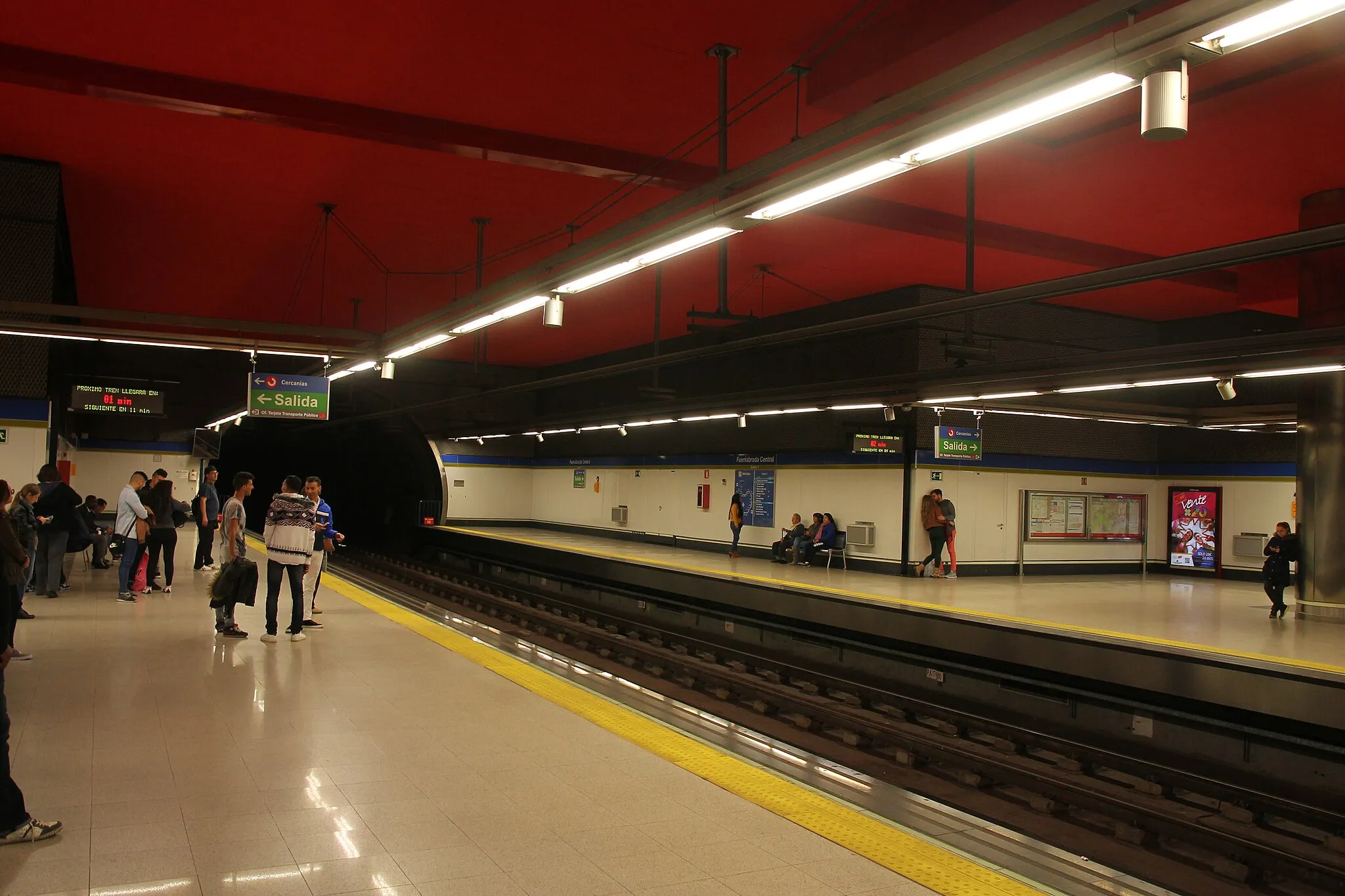 Photo showing: Fuenlabrada Central metro station, line 12, Madrid