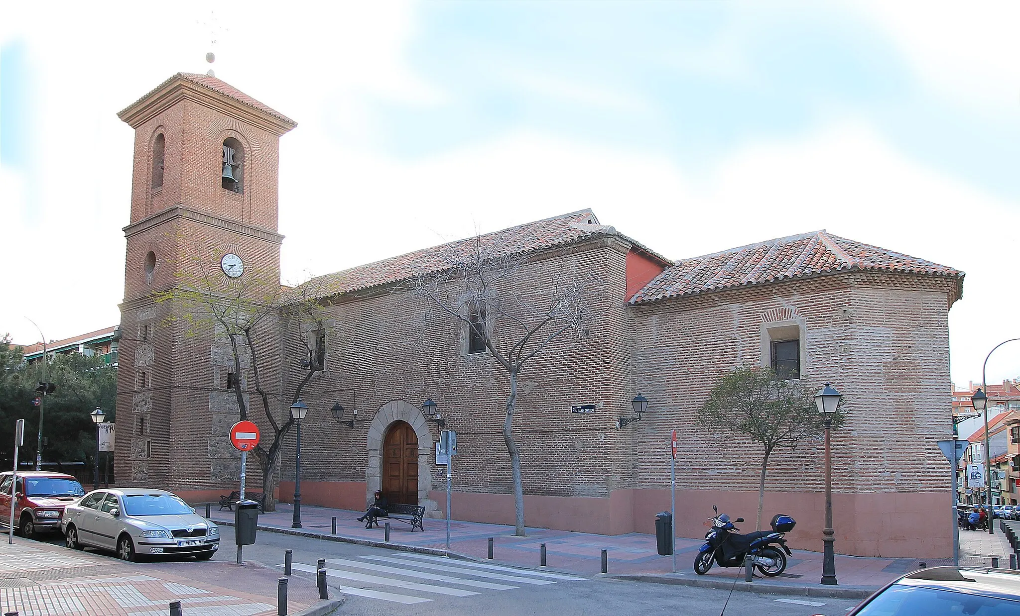 Photo showing: Façade of the Church of Our Lady of the Snow in Canillejas neighborhood in Madrid (Spain).