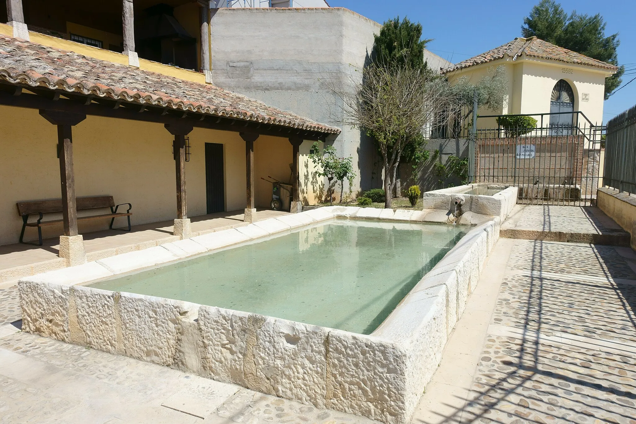 Photo showing: Fuente y lavadero del Pozo Marcos, Villarejo de Salvanés (Madrid, España).