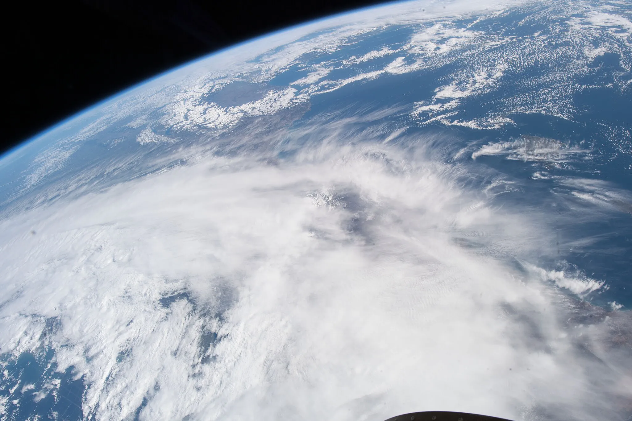 Photo showing: View of Earth taken during ISS Expedition 54.