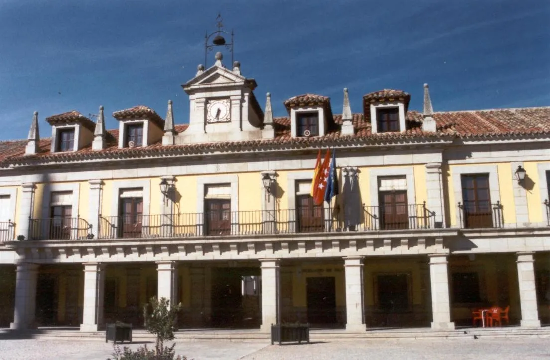 Photo showing: Ayuntamiento de Brunete (Madrid). Autor: Fev. Fecha: Mayo 2002.