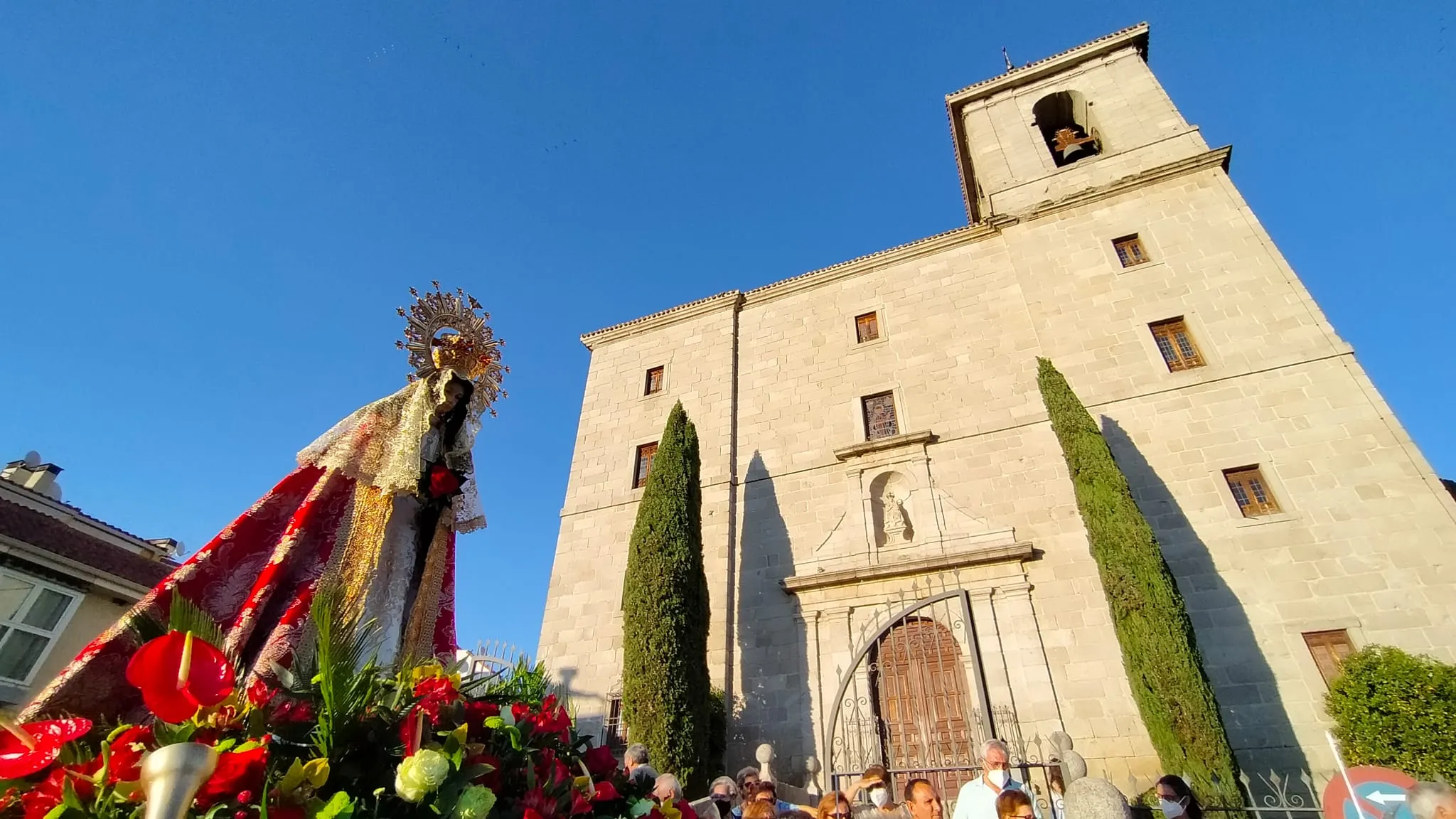 Photo showing: Procesión de la Virgen de la Esperanza