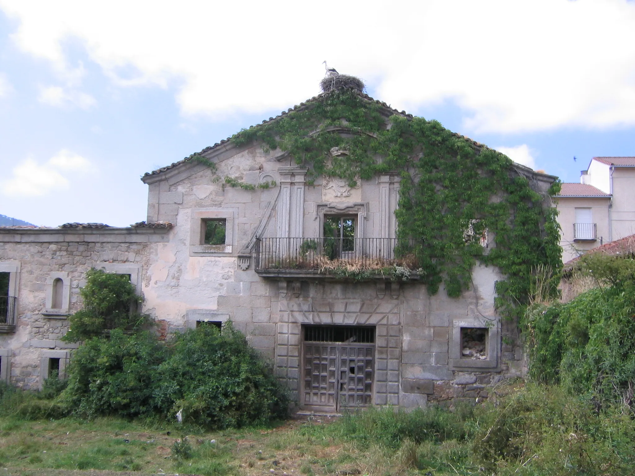 Photo showing: Fachada del  Palacio del Esquileo en El Espinar, Segovia (España).