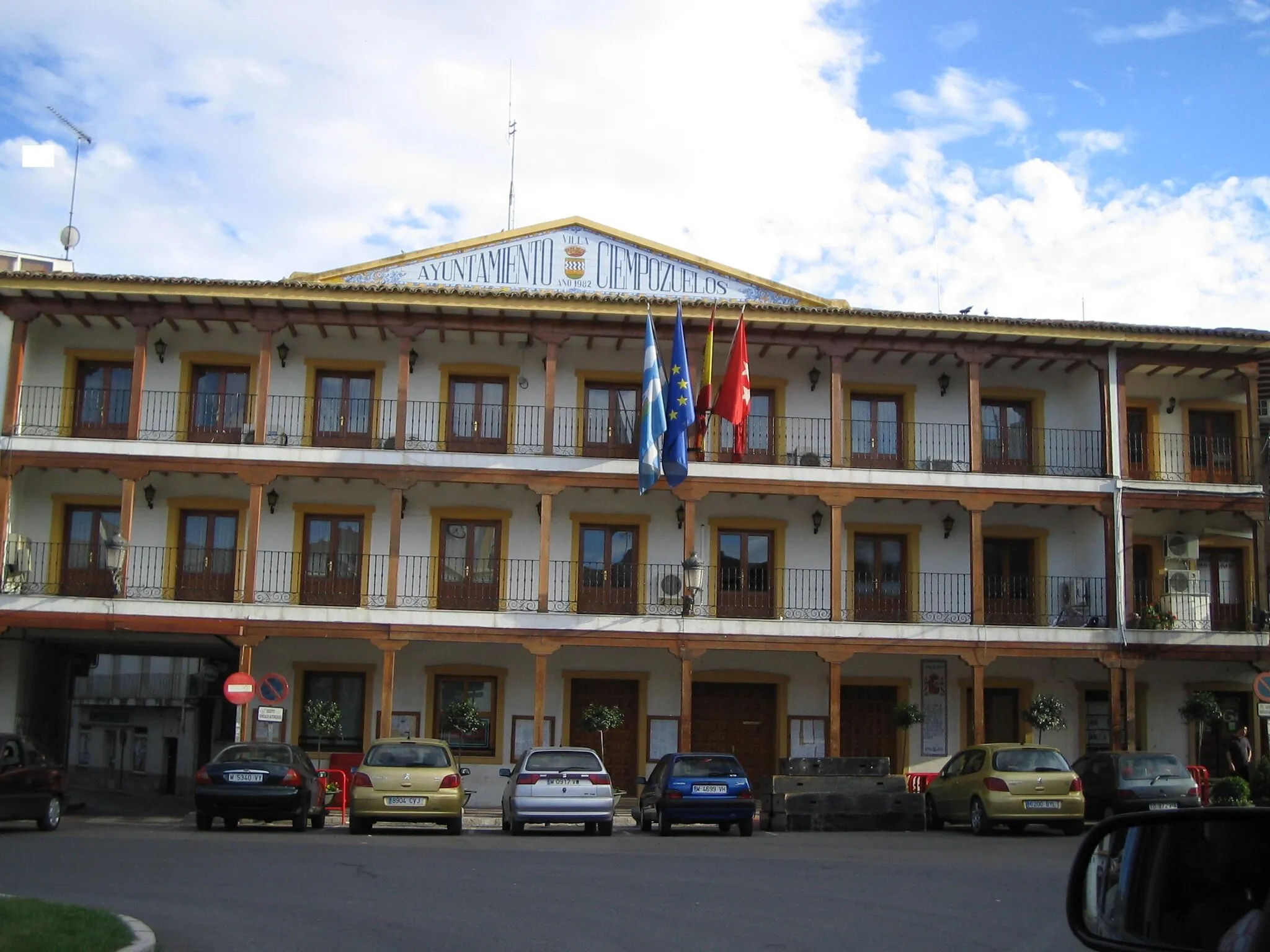 Photo showing: Ayuntamiento de la localidad de Ciempozuelos en España