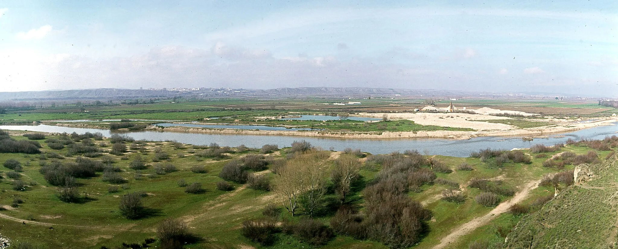 Photo showing: Jarama River and gravel pits. Titulcia, Madrid, Spain