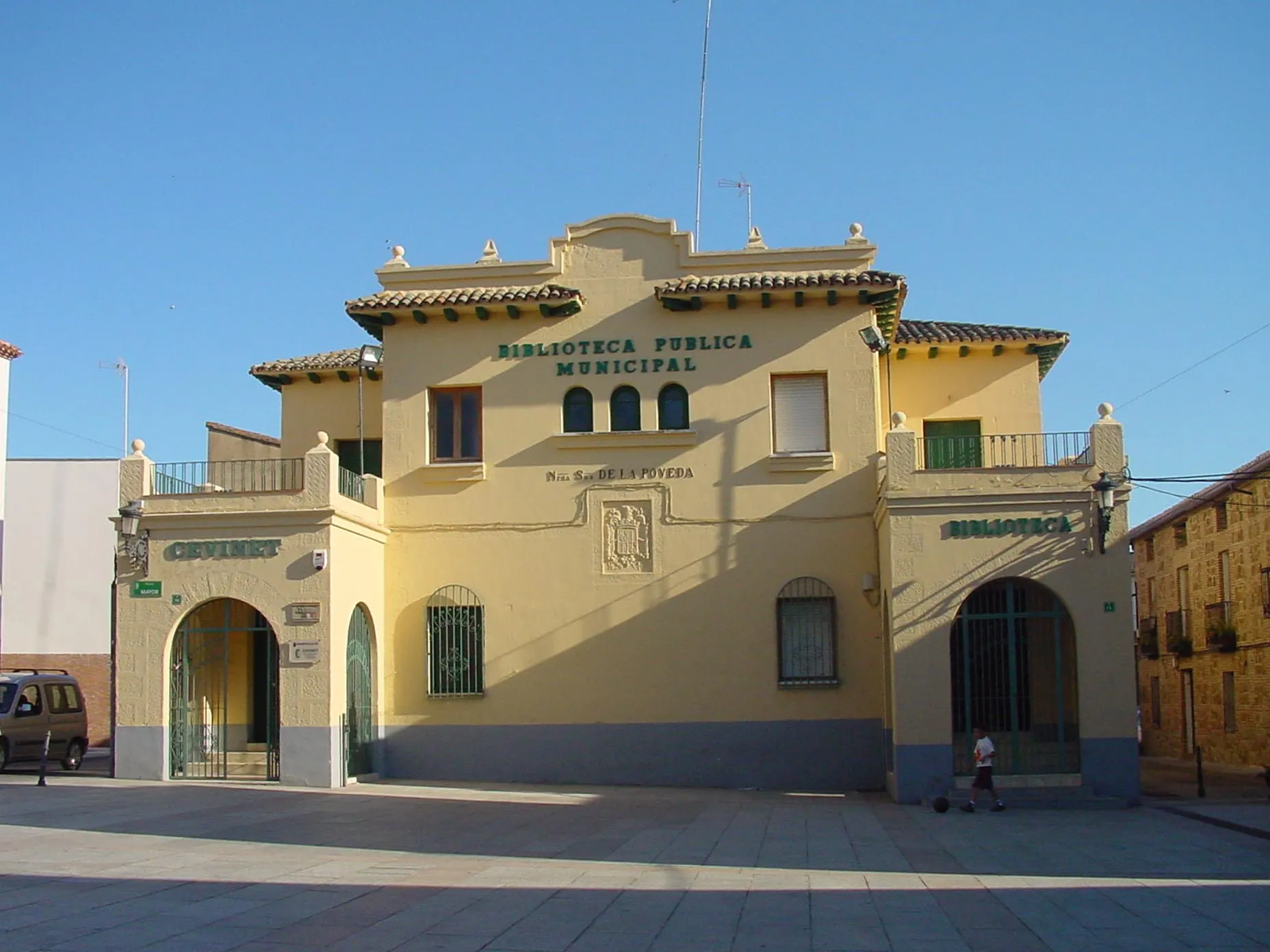 Photo showing: Biblioteca pública municipal de Villa del Prado.