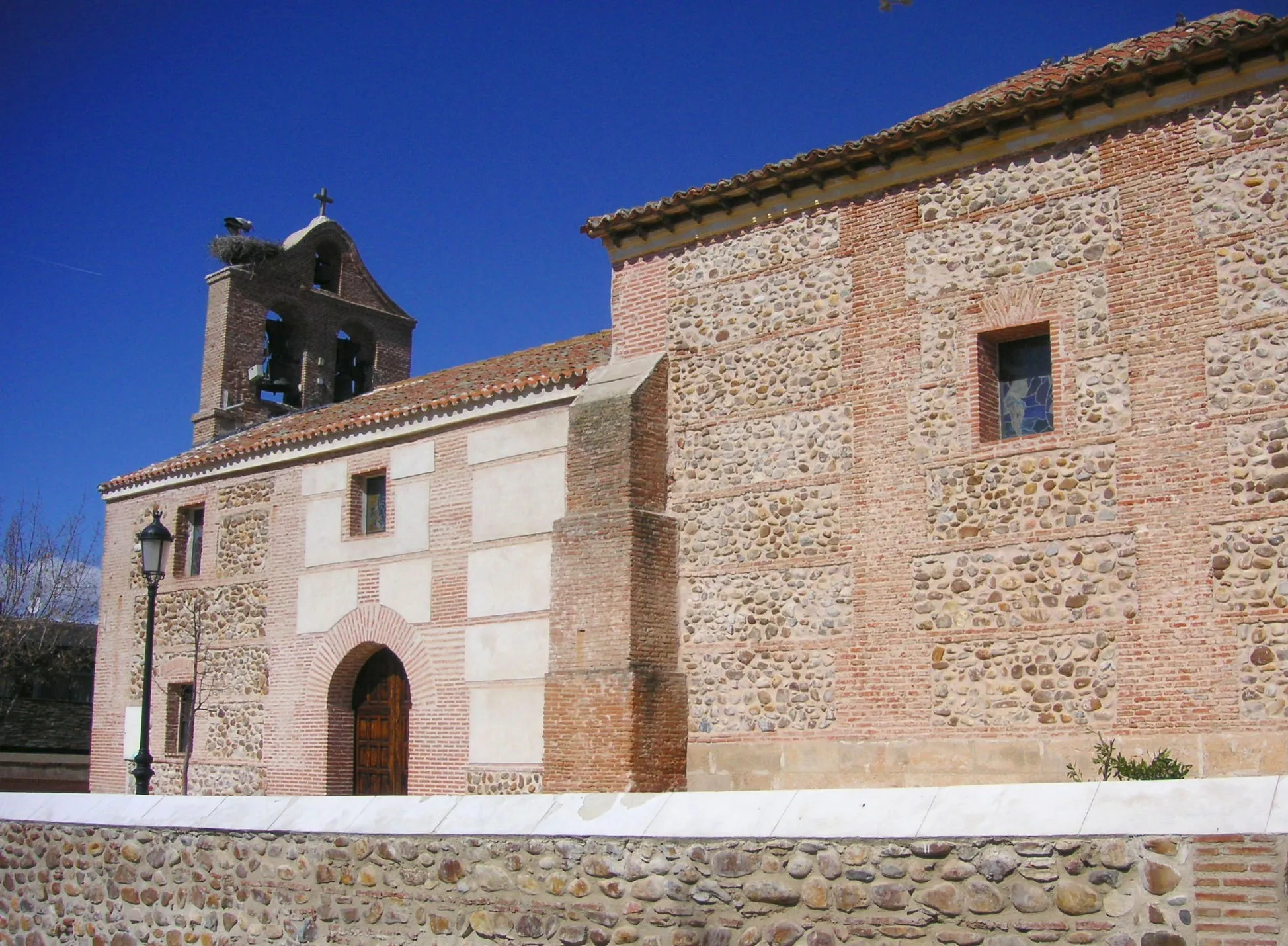 Photo showing: Iglesia de Valdepiélagos