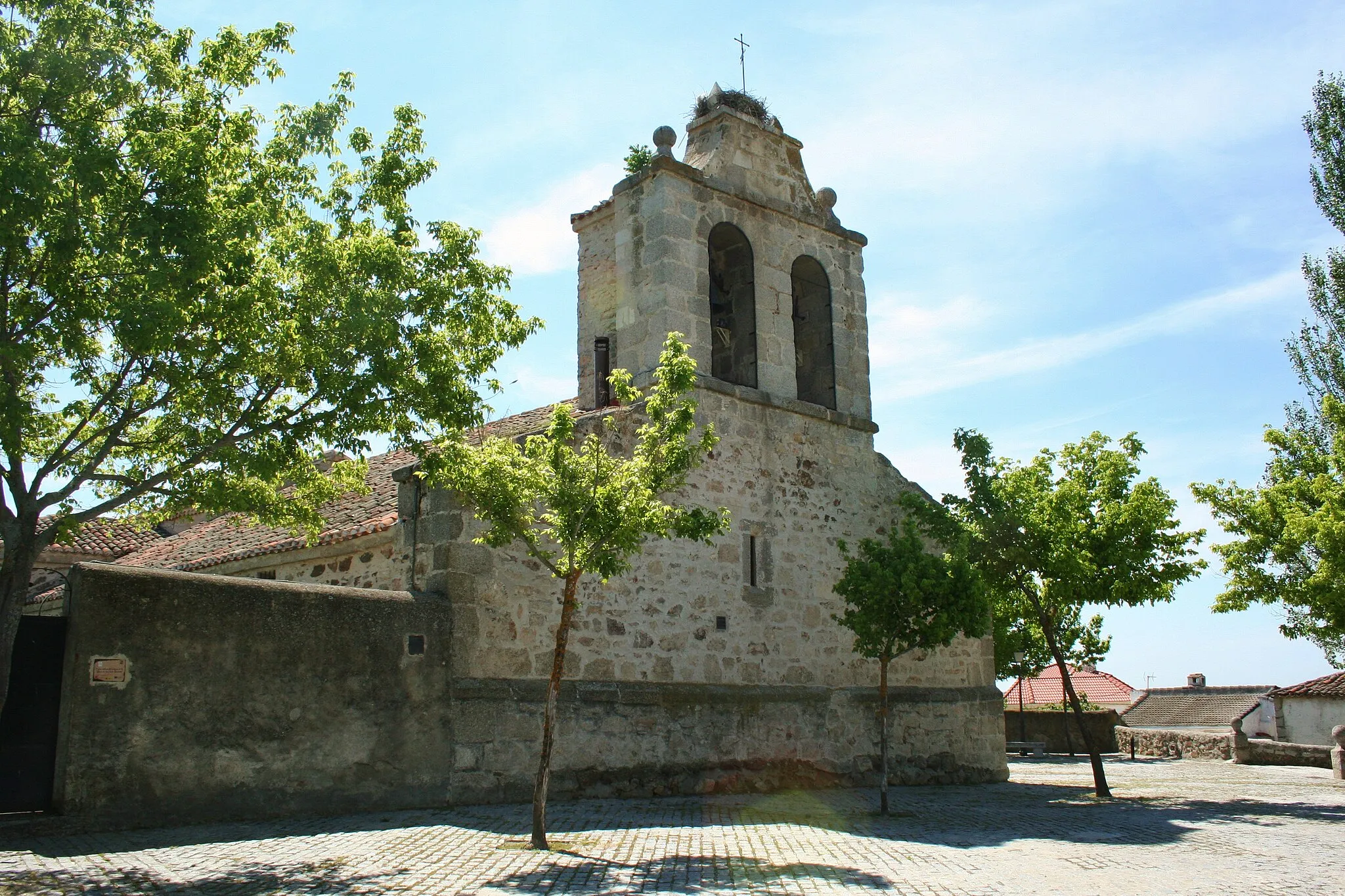 Photo showing: Espadaña de la Iglesia Parroquial de Cabanillas de la Sierra