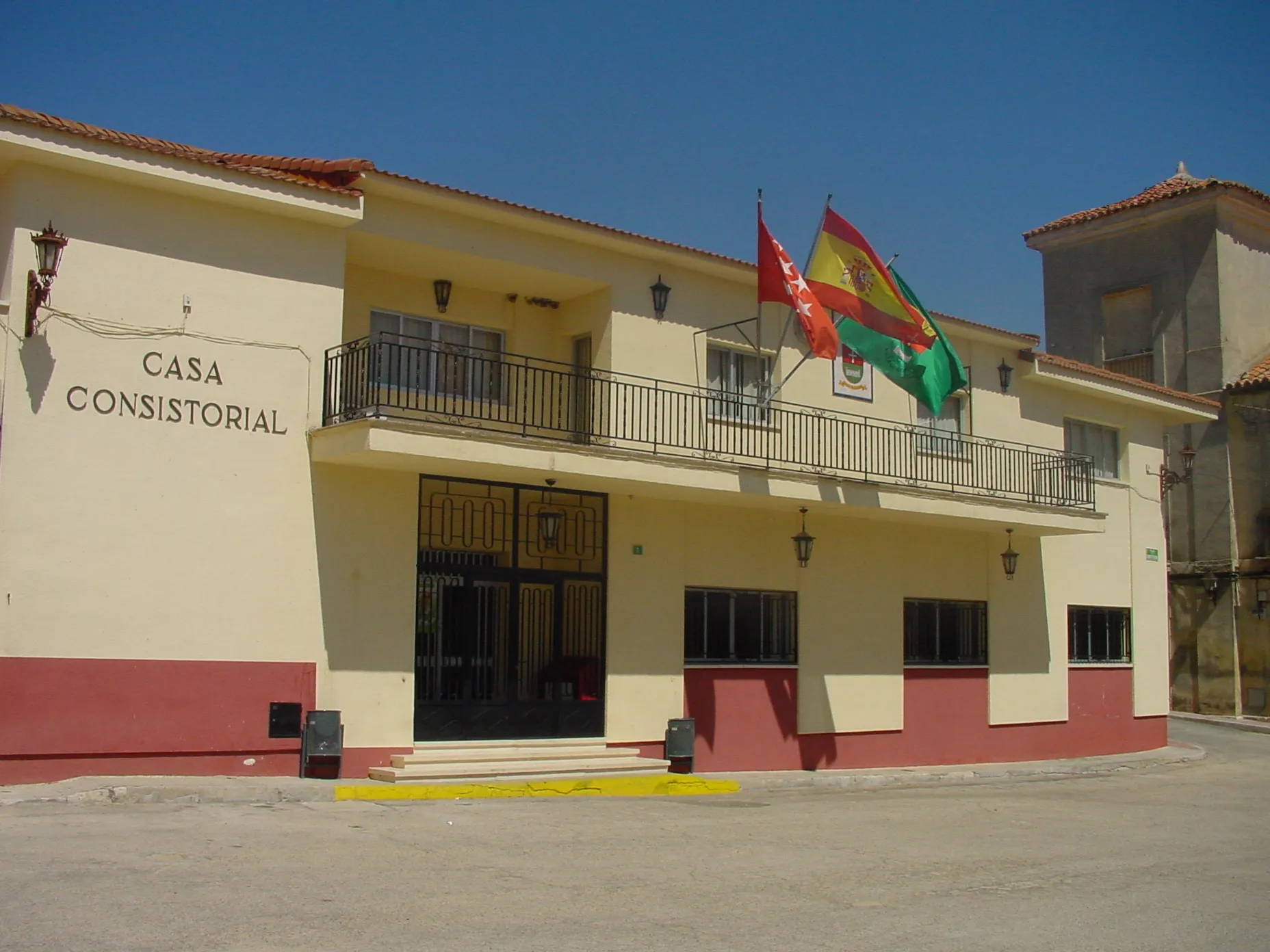 Photo showing: Ayuntamiento de Corpa.