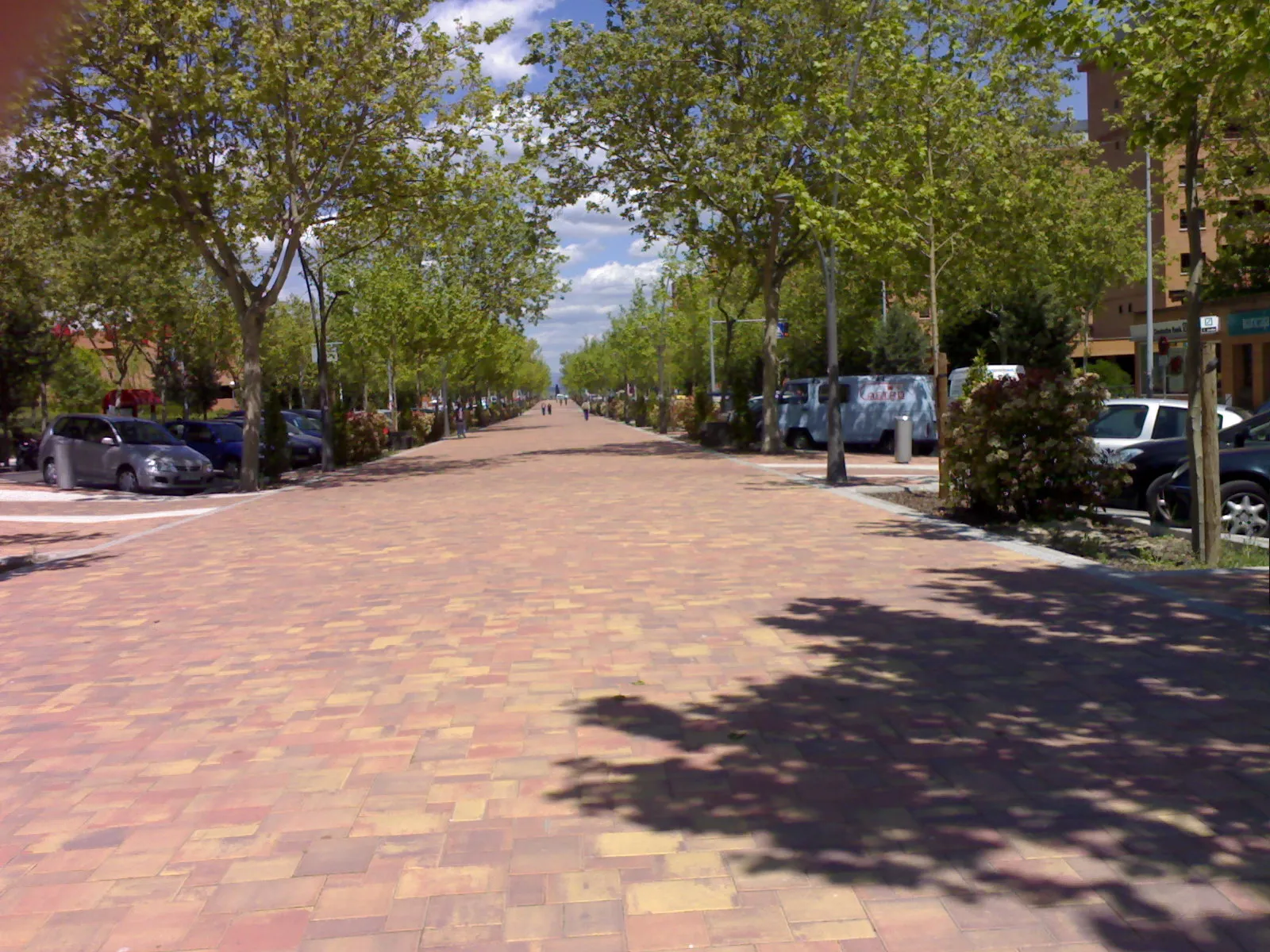 Photo showing: Una de las venas de la ciudad de Tres Cantos, en la Comunidad de Madrid (España).