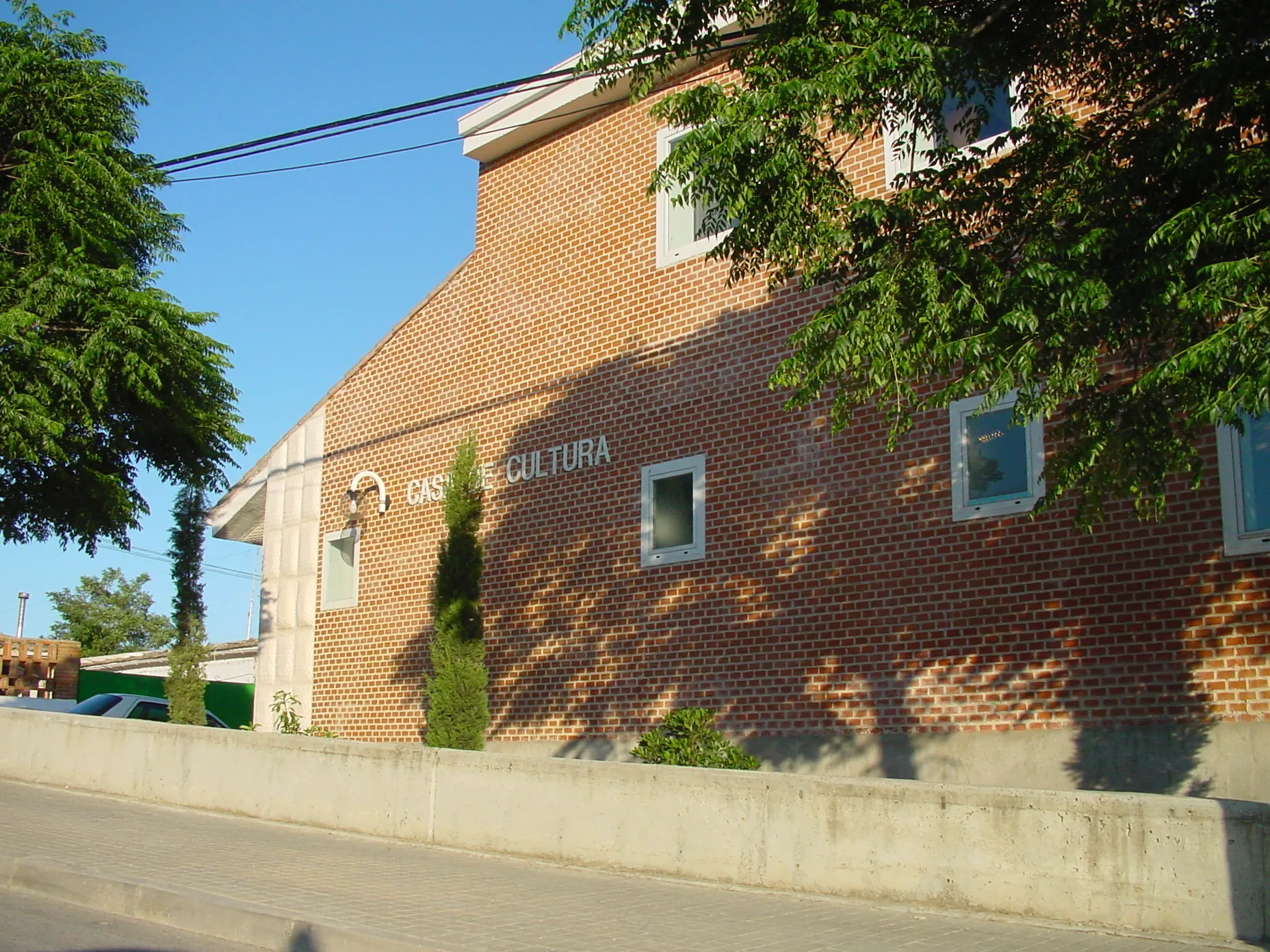 Photo showing: Casa de cultura en Villanueva de Perales.