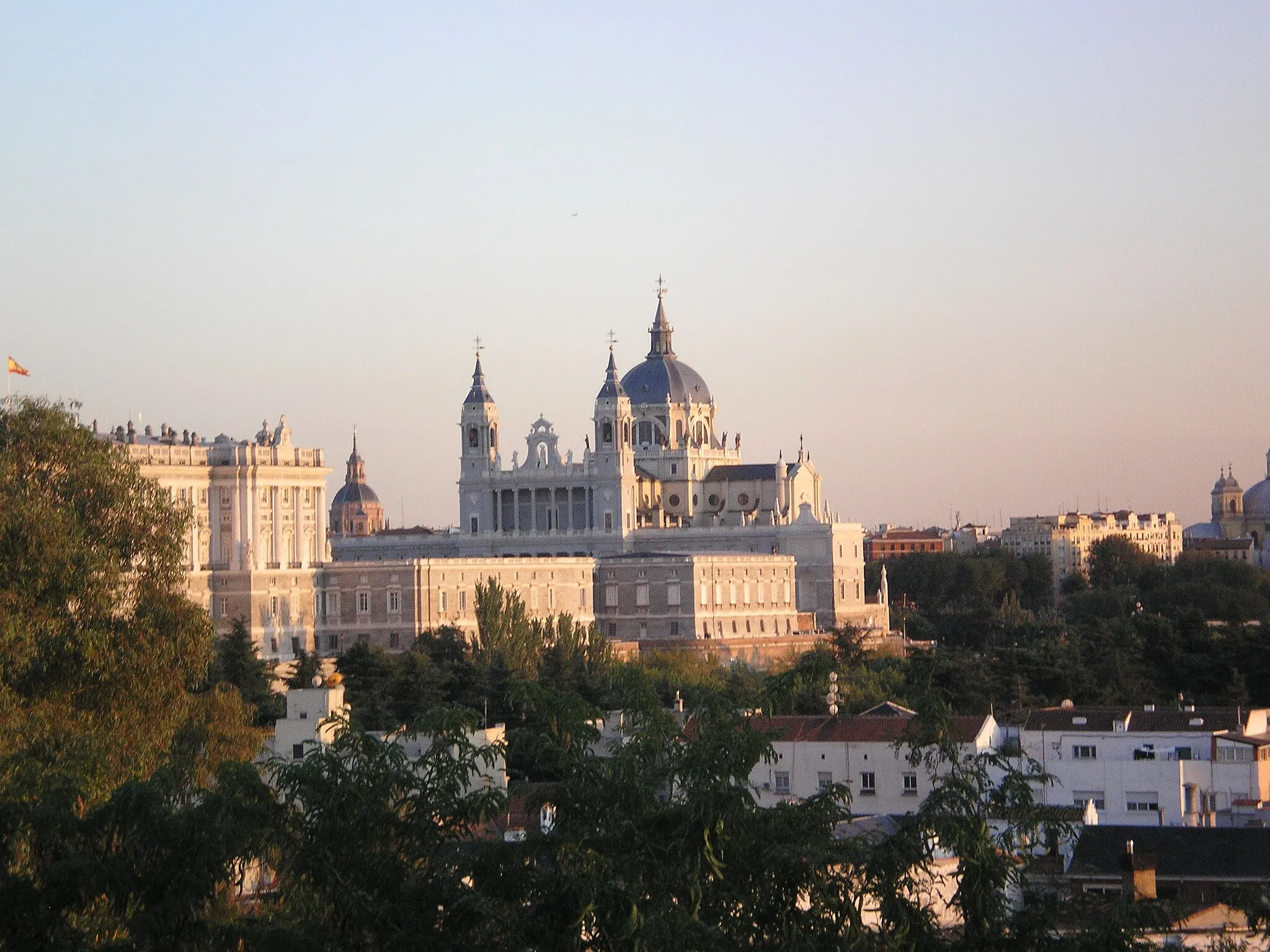 Photo showing: Almudena Cathedral, Madrid.
