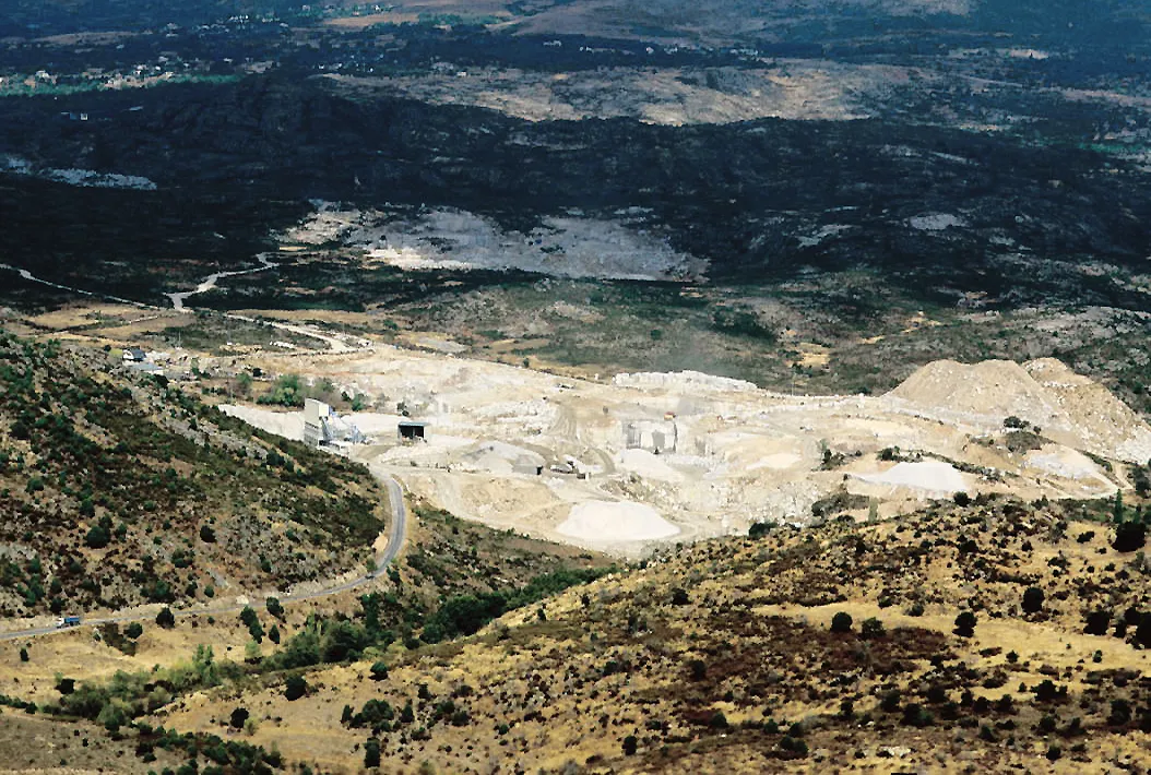 Photo showing: Aerial view of a granite quarry at Valdemanco, Madrid, Spain