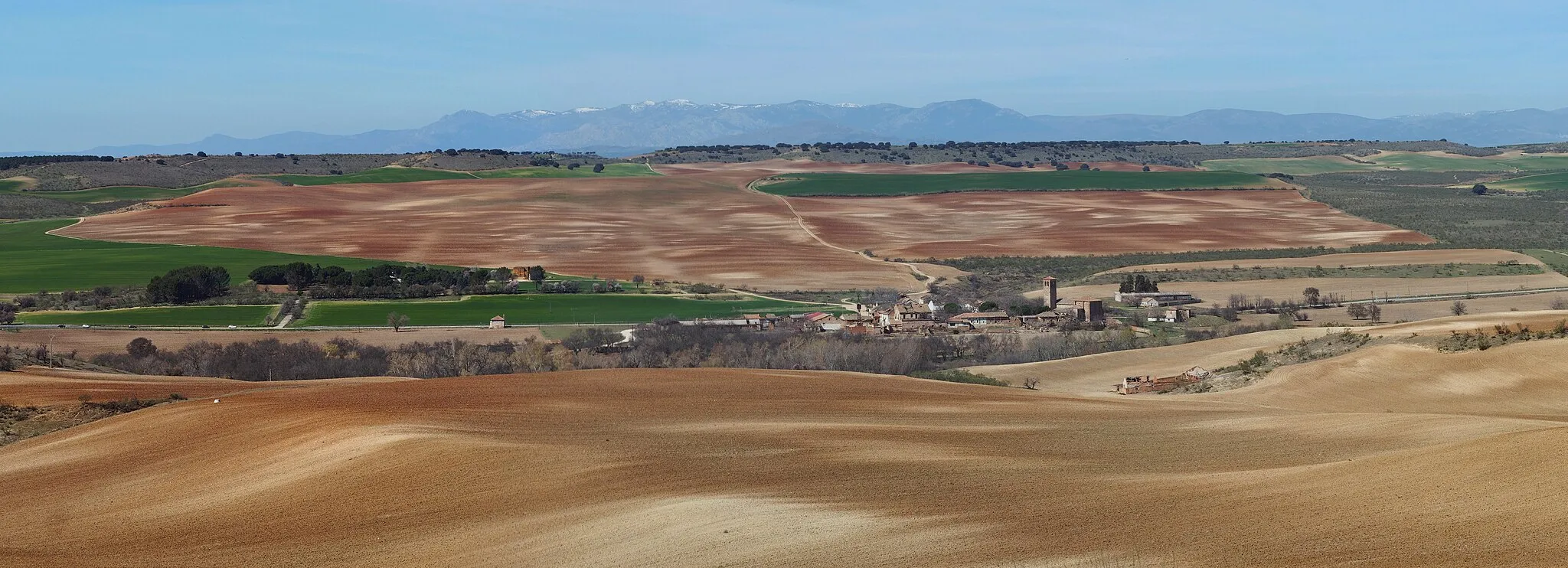 Photo showing: Fresno de Torote desde el sureste, camino de Meco.