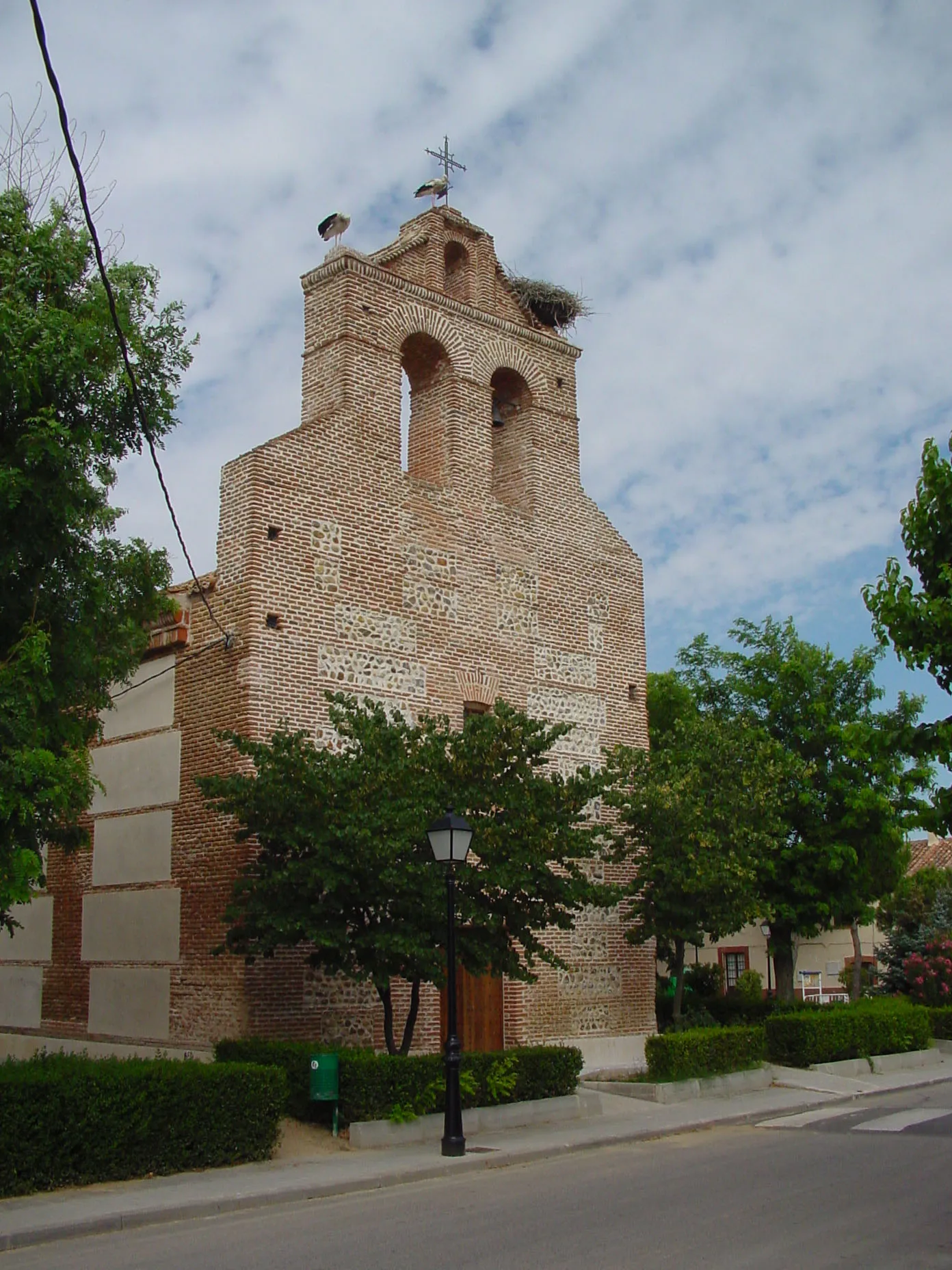 Photo showing: Iglesia Parroquial de San Esteban, en Sarracines, pedanía de Fresno de Torote.