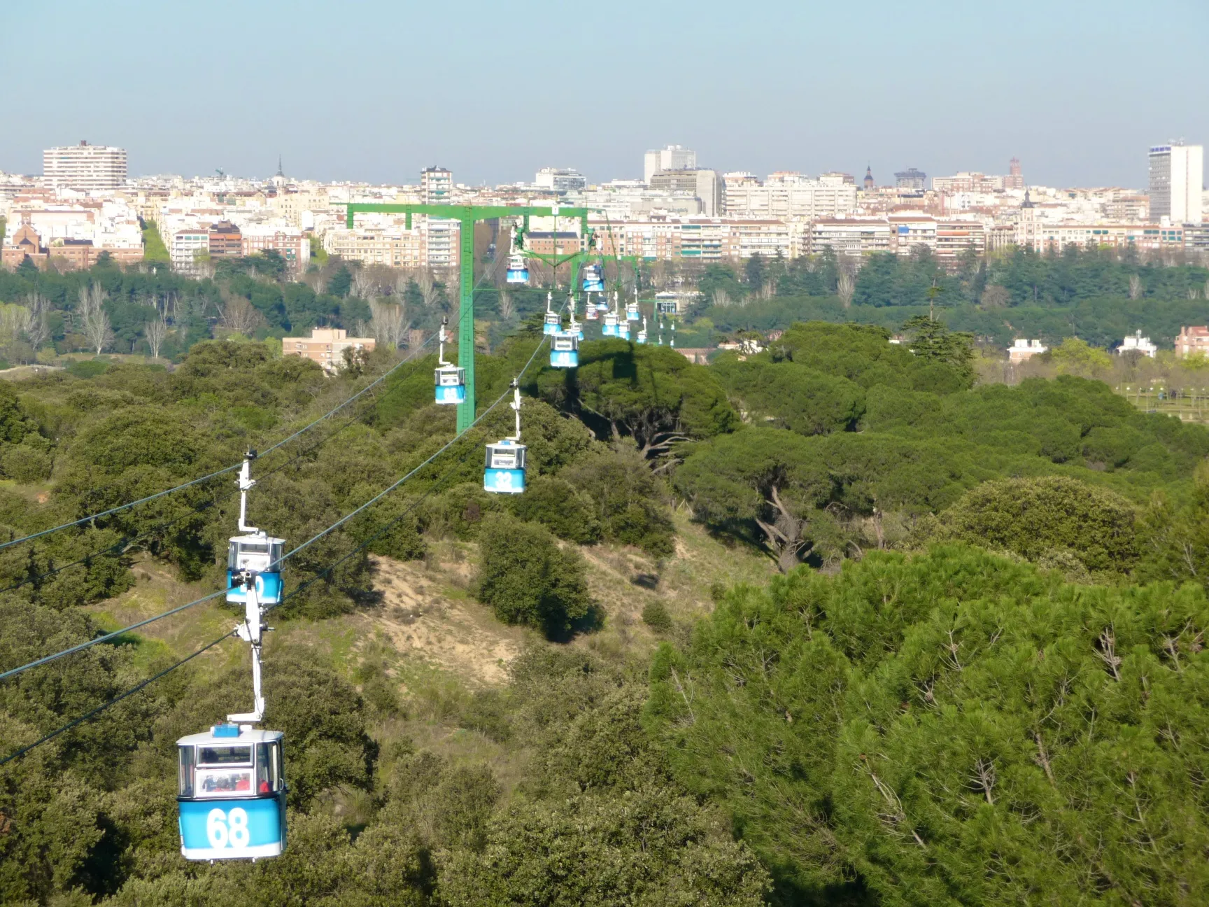 Photo showing: Madrid desde el teleférico que lleva a la Casa de Campo