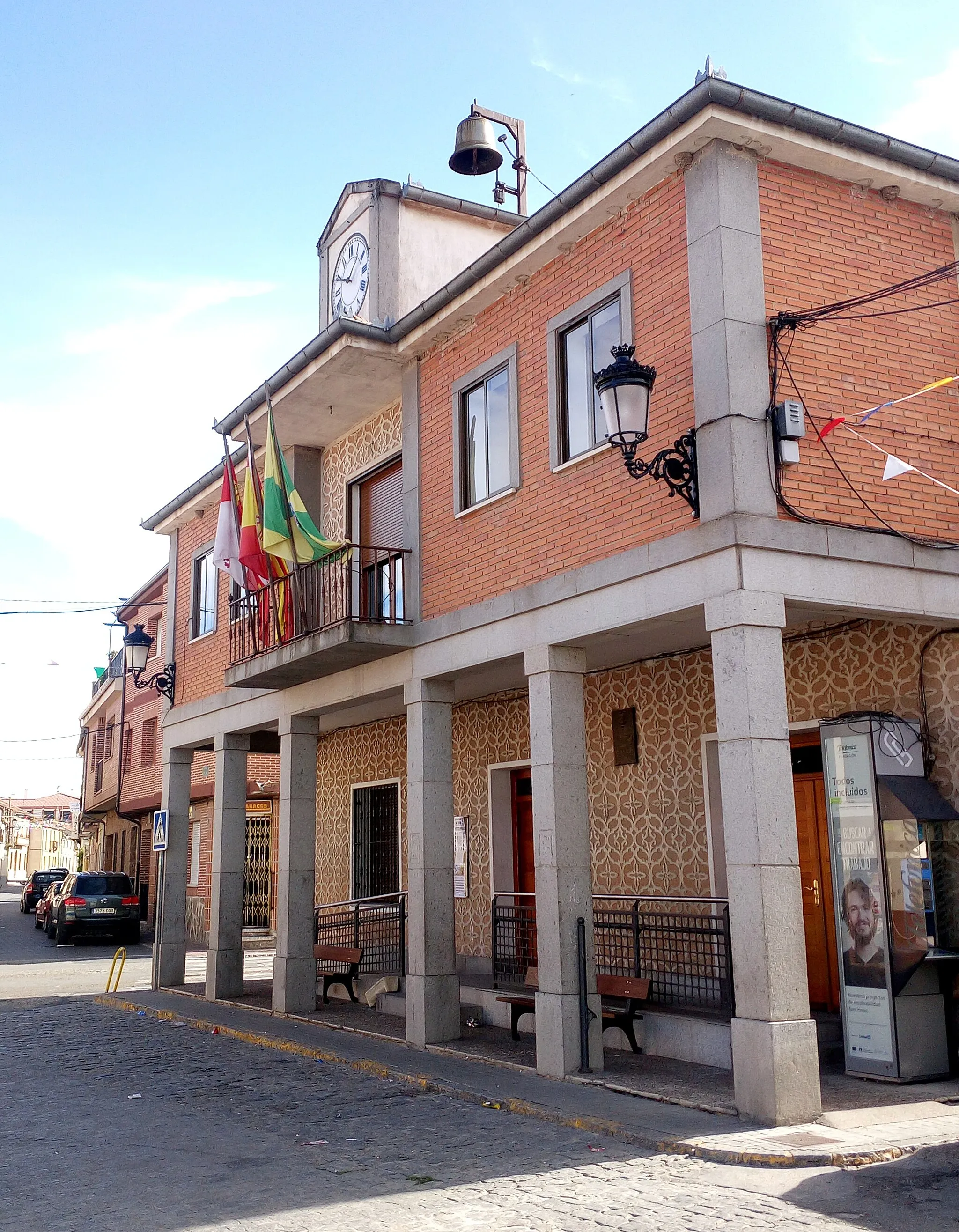 Photo showing: Town hall in Cantimpalos, Segovia, Spain.