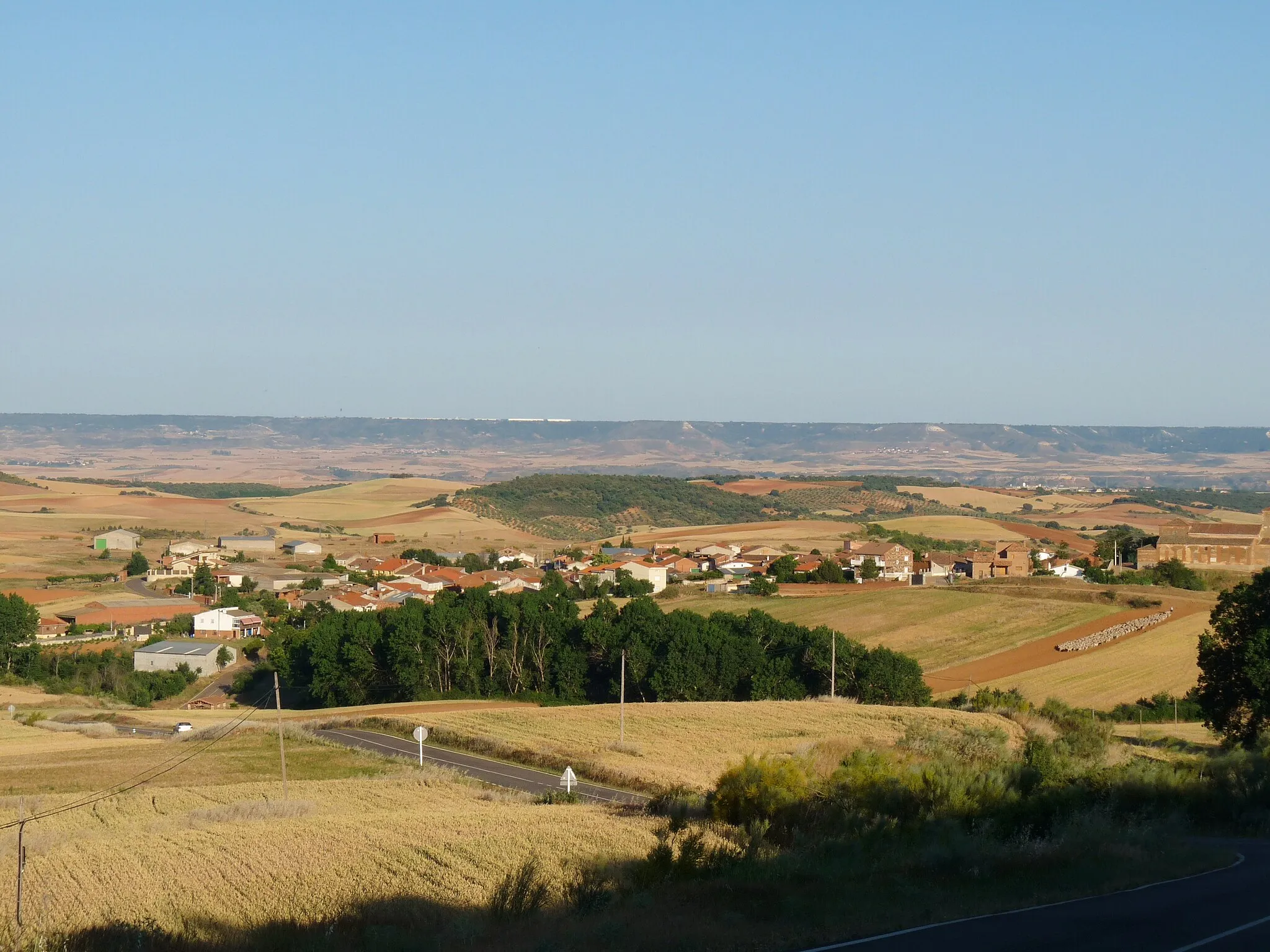 Photo showing: View of the village of Robledillo de Mohernando, Guadalajara, Castile-La Mancha, Spain.