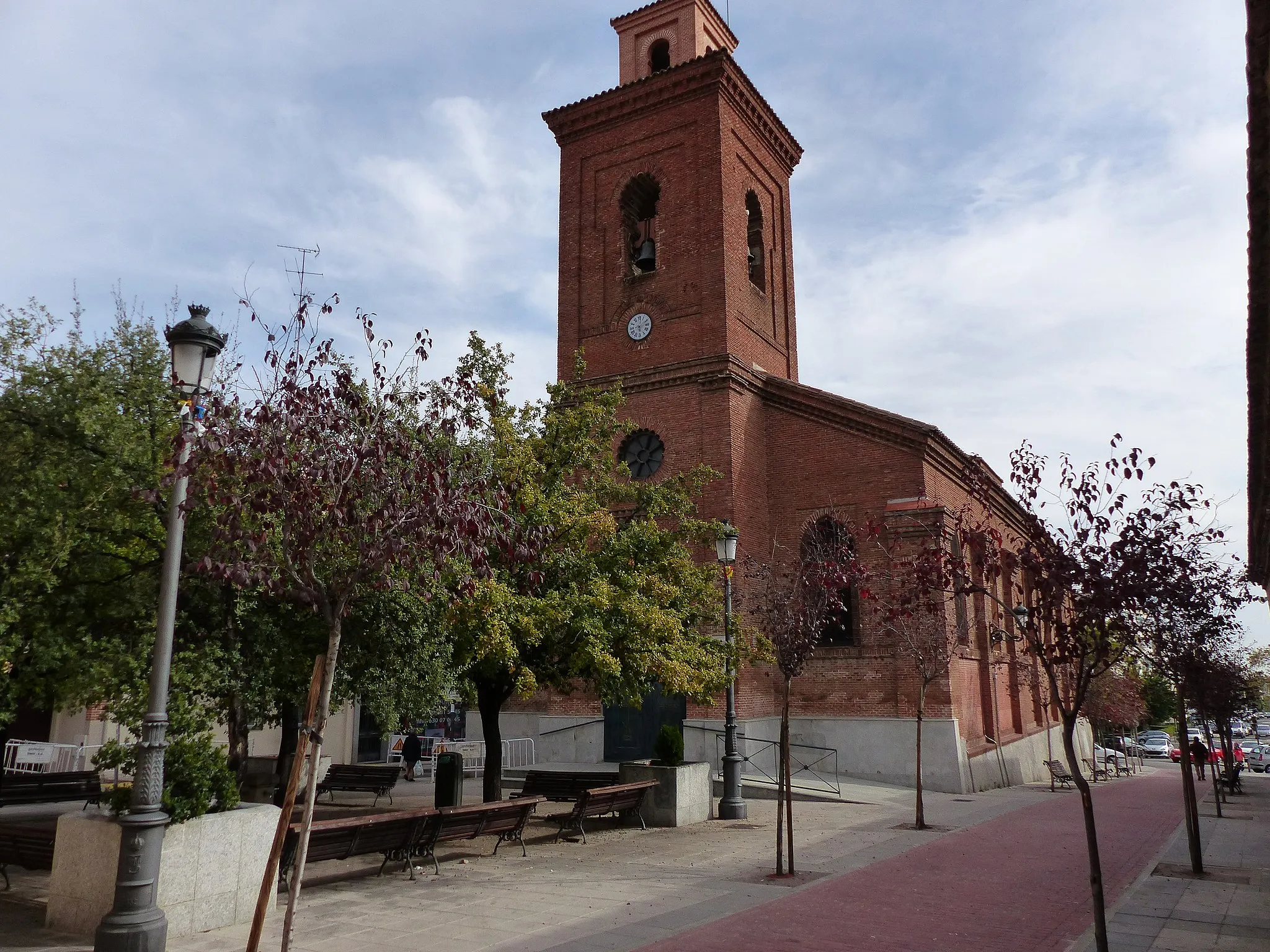 Photo showing: Vista desde la plaza de la Iglesia.