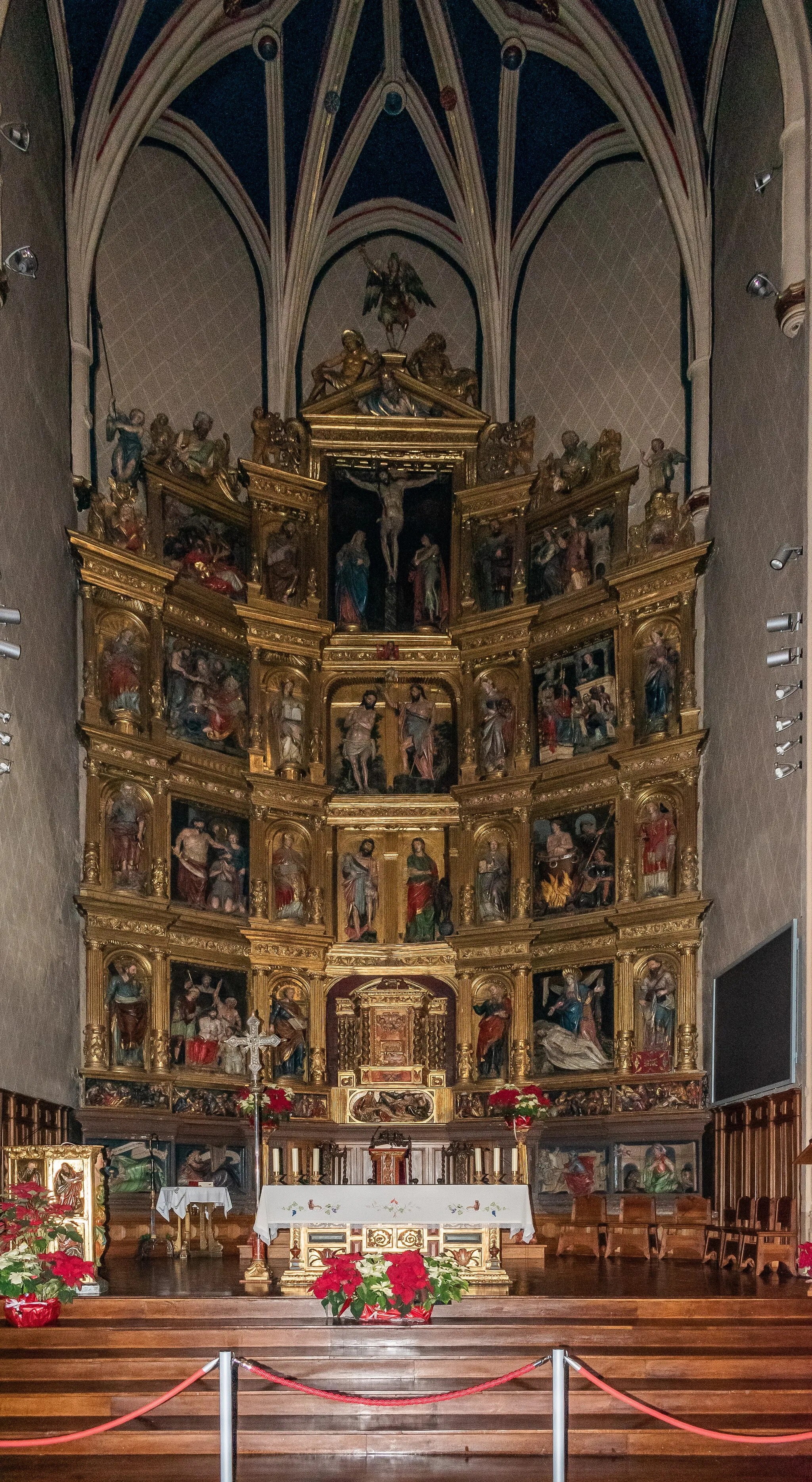 Photo showing: Interior of the Saint John the Baptist church – historic old town of Estella-Lizarra, Navarre, Spain