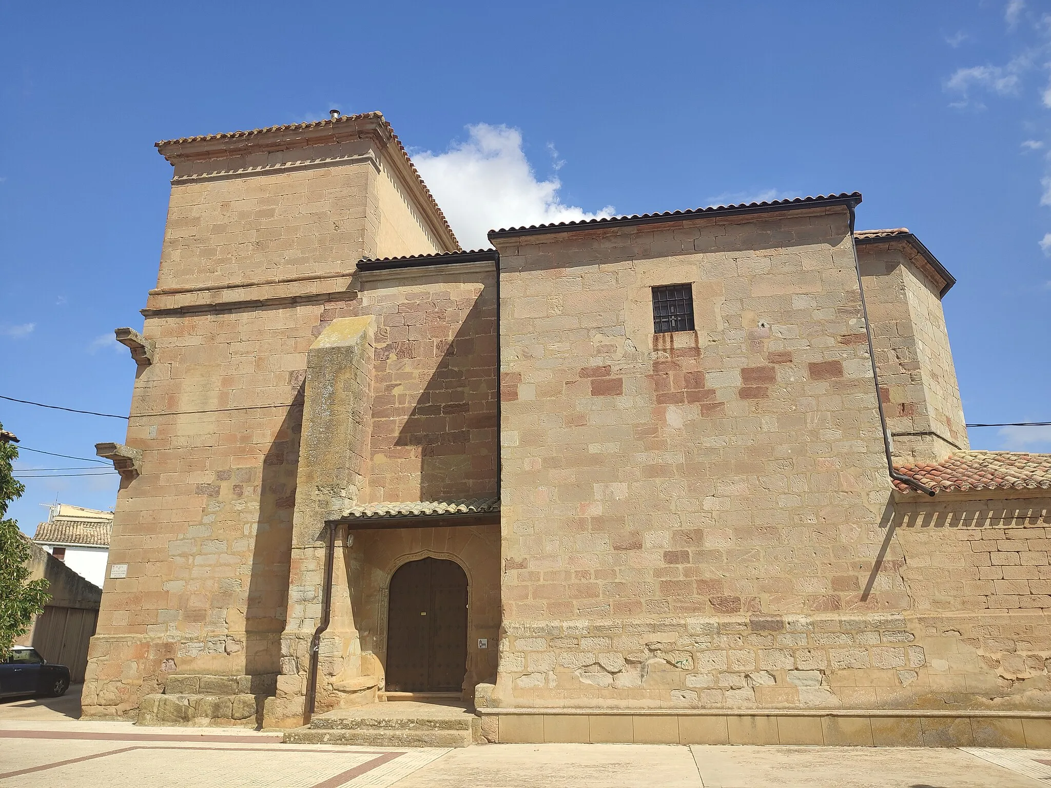 Photo showing: Pórtico sur, torre y cuerpo de la iglesia de San Slavador