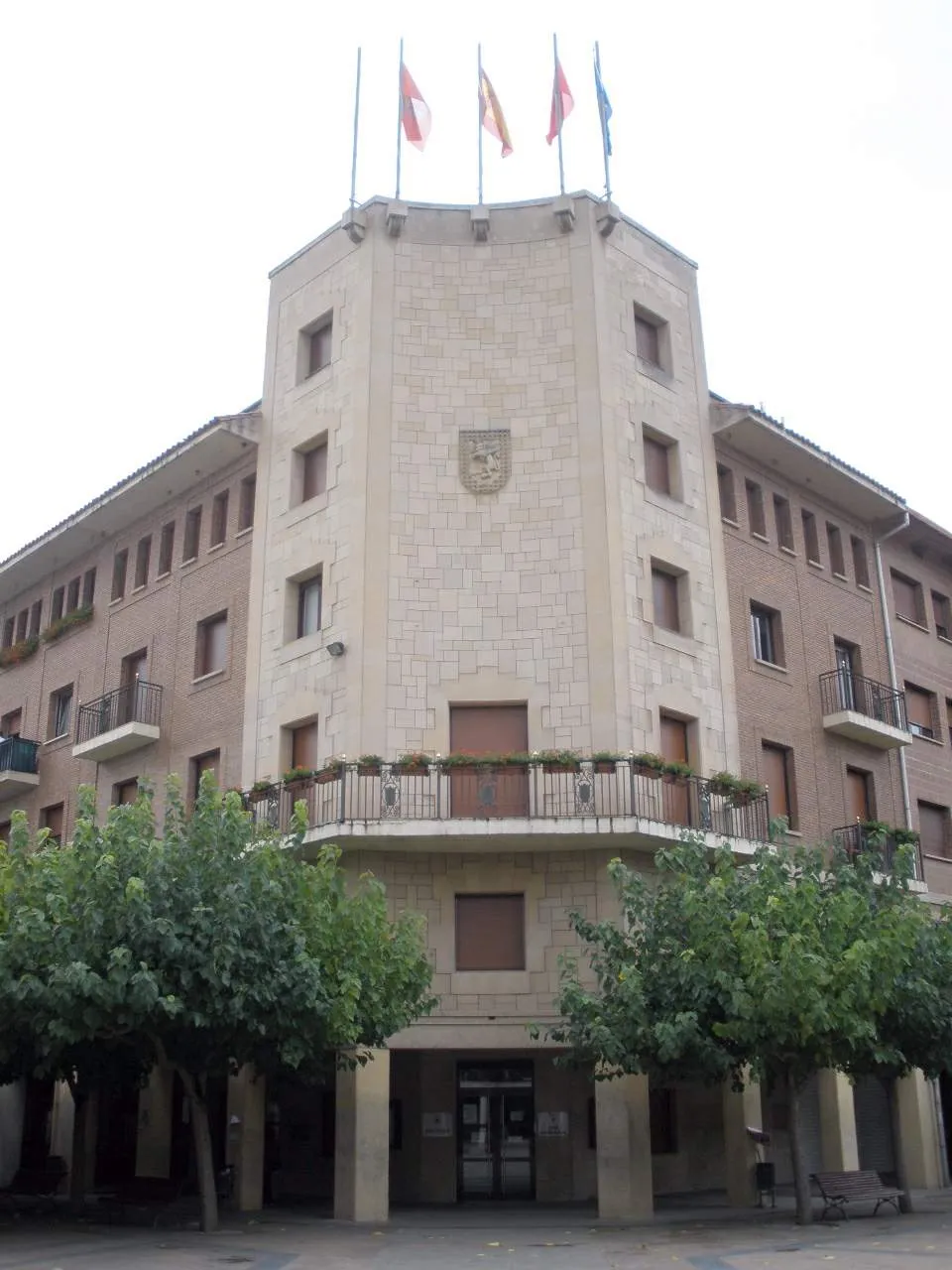 Photo showing: Ayuntamiento de Huarte-Uharte (Navarra)