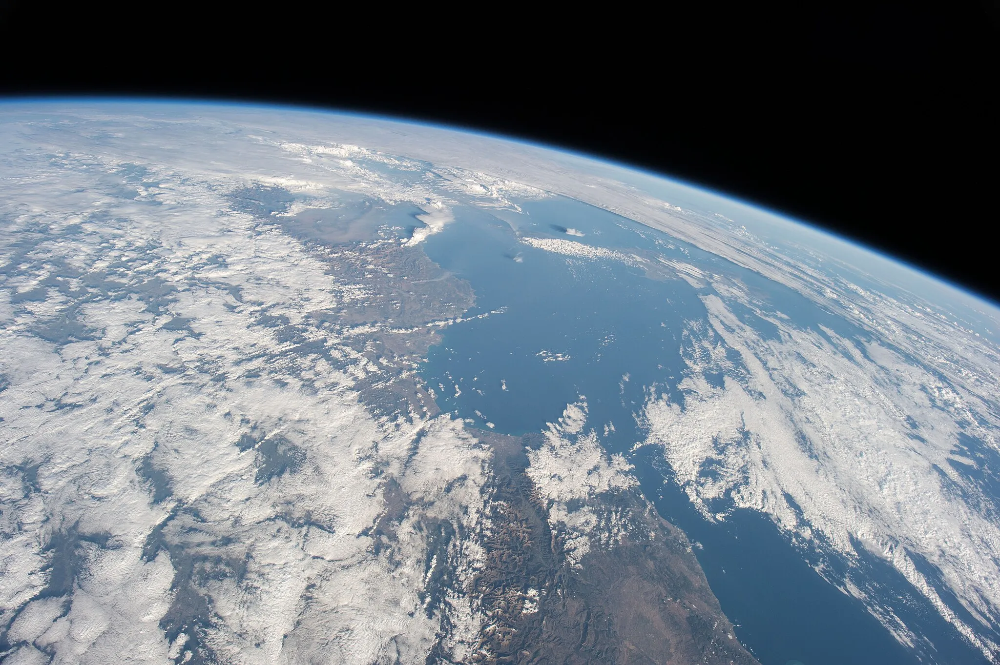 Photo showing: View of Earth taken during ISS Expedition 53.