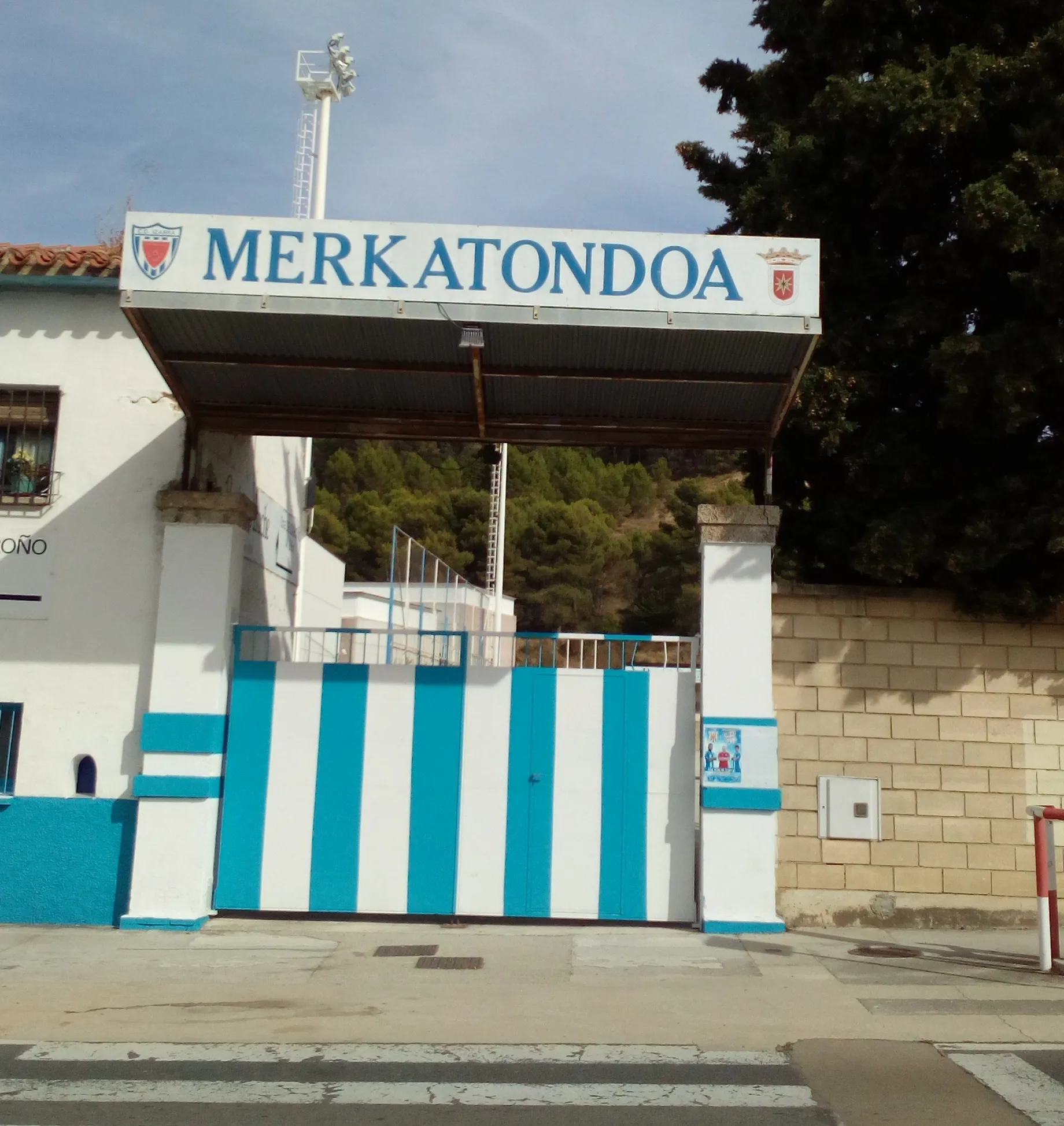 Photo showing: Entrada Merkatondoa