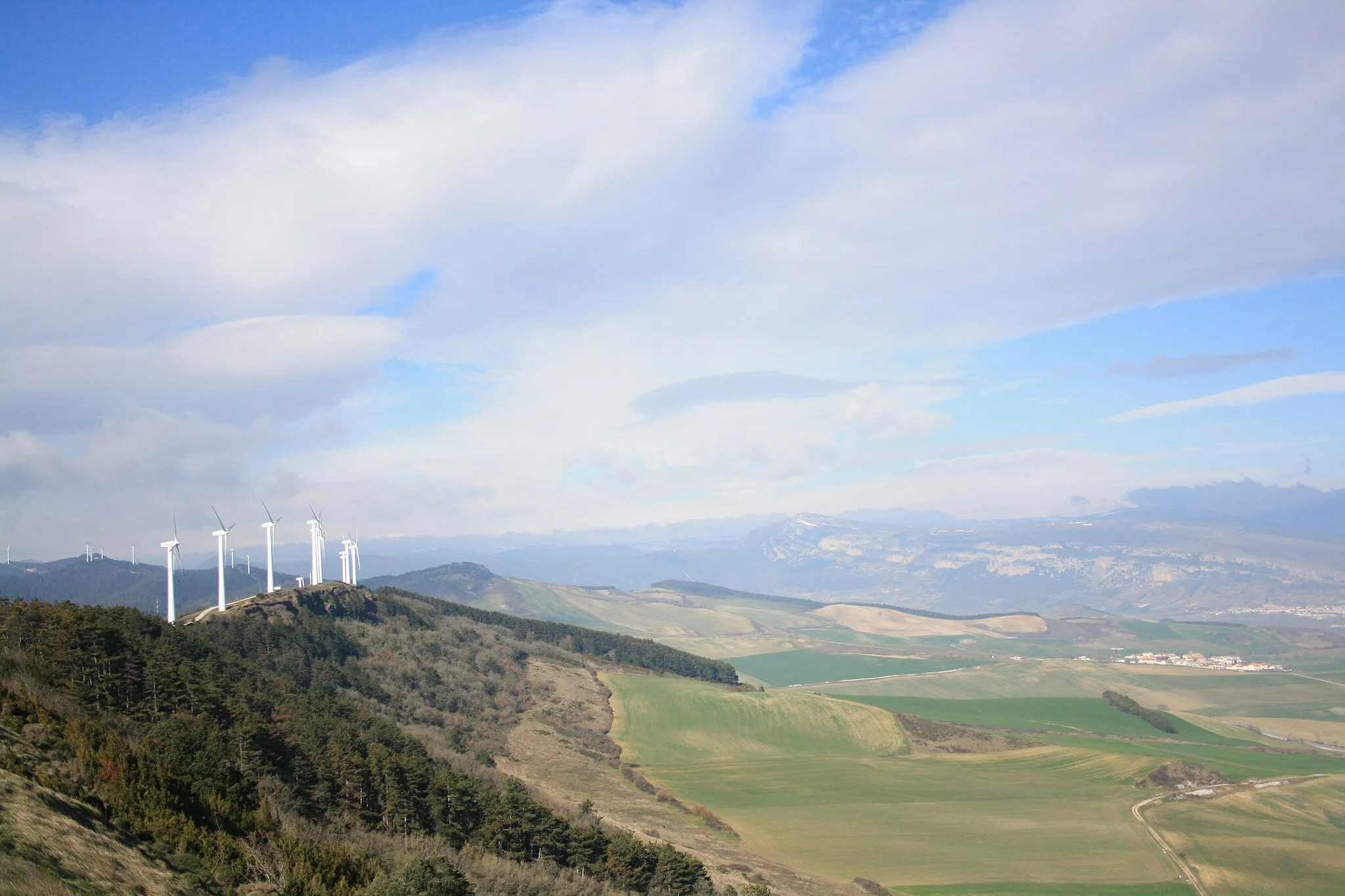 Photo showing: Molinos desde el alto del Perdón