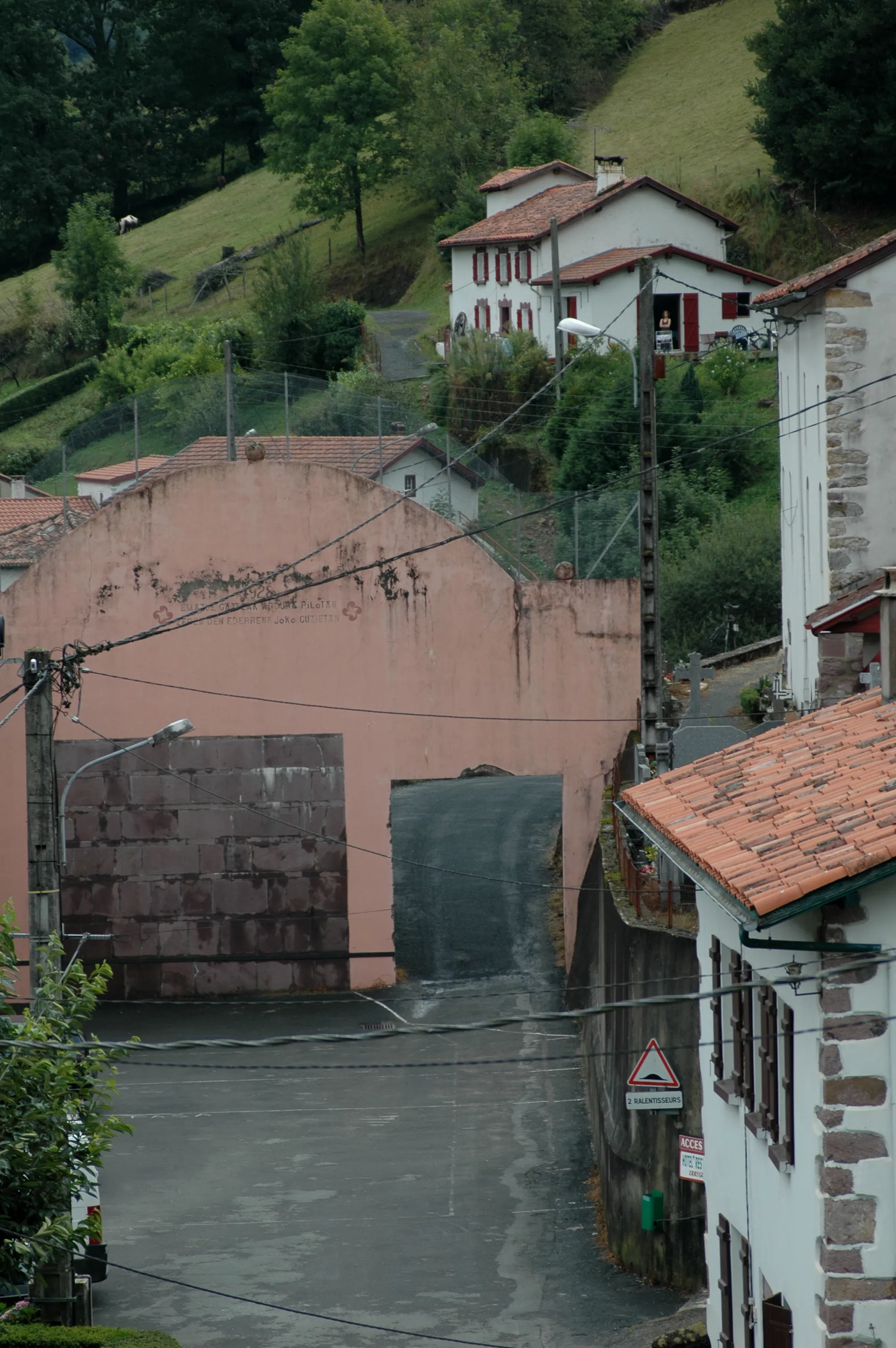 Photo showing: Banca - Le fronton percé