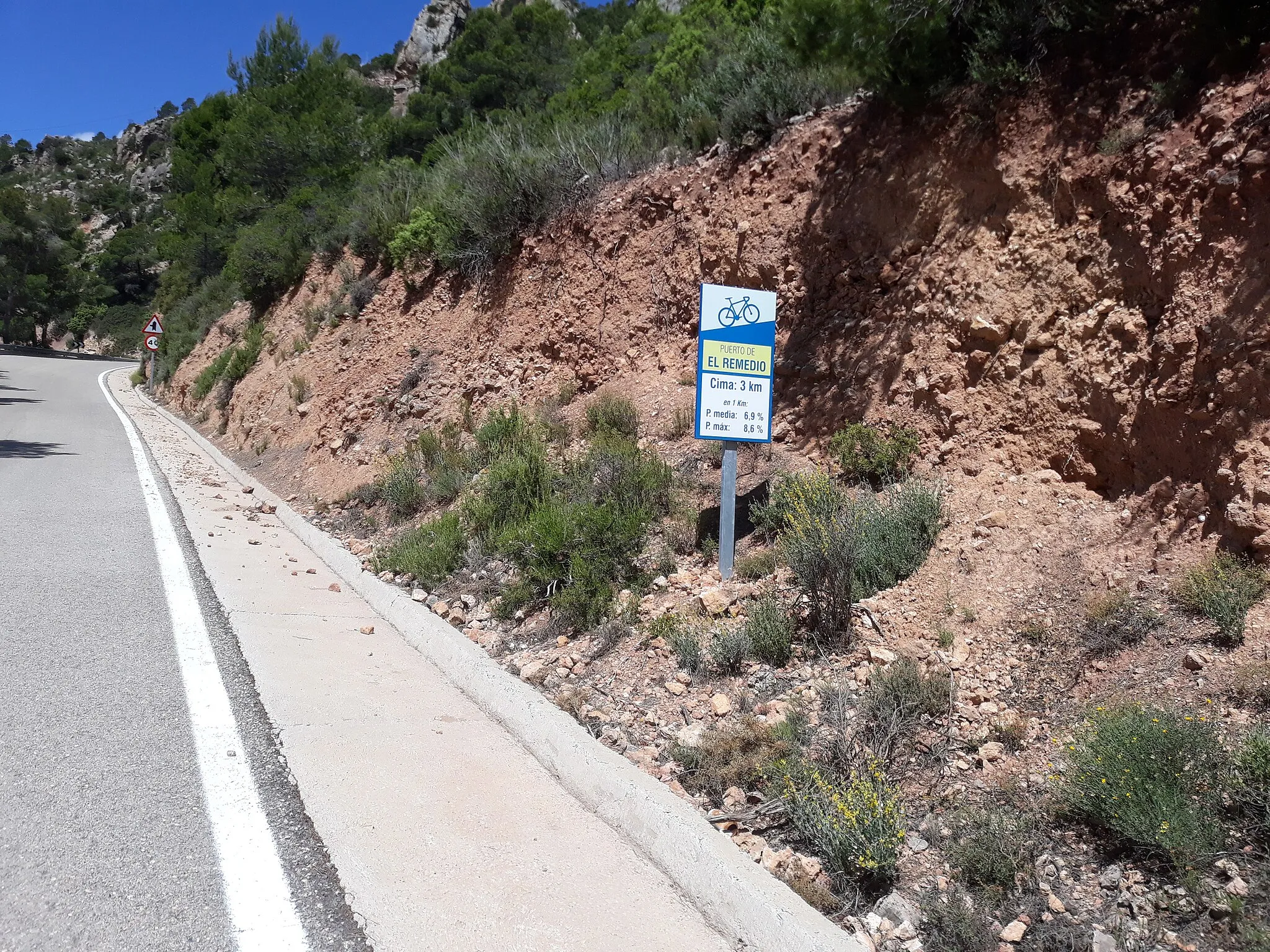 Photo showing: Port de El Remedio, 6 km per al cim