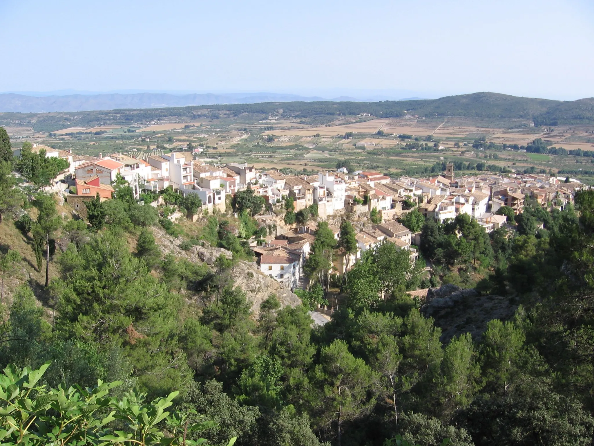 Photo showing: Agres bajando desde el Montcabrer, en Alicante (España)