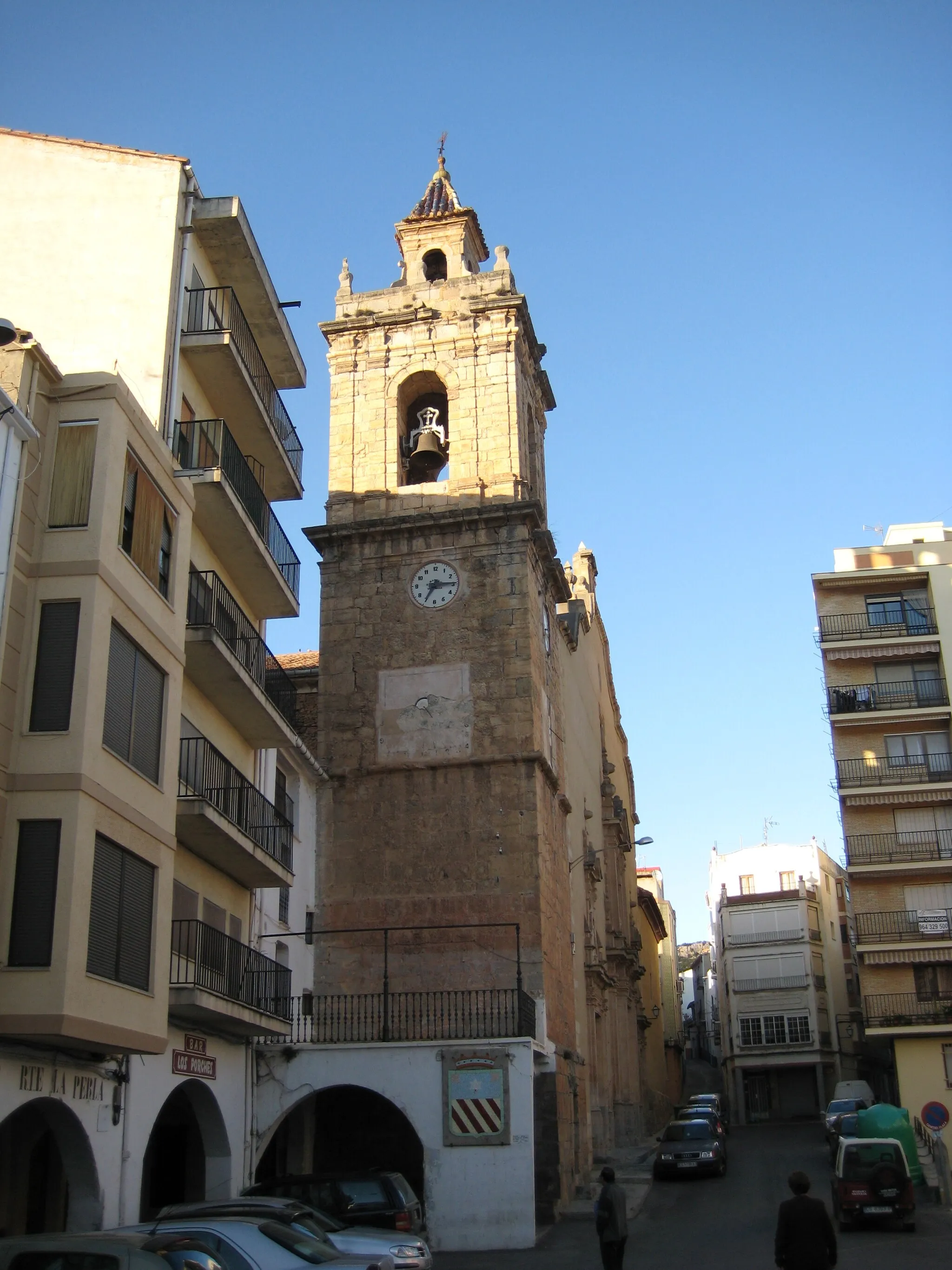 Photo showing: Torre campanar de l'església de l'Assumpció de Llucena (L'Alcalatén)