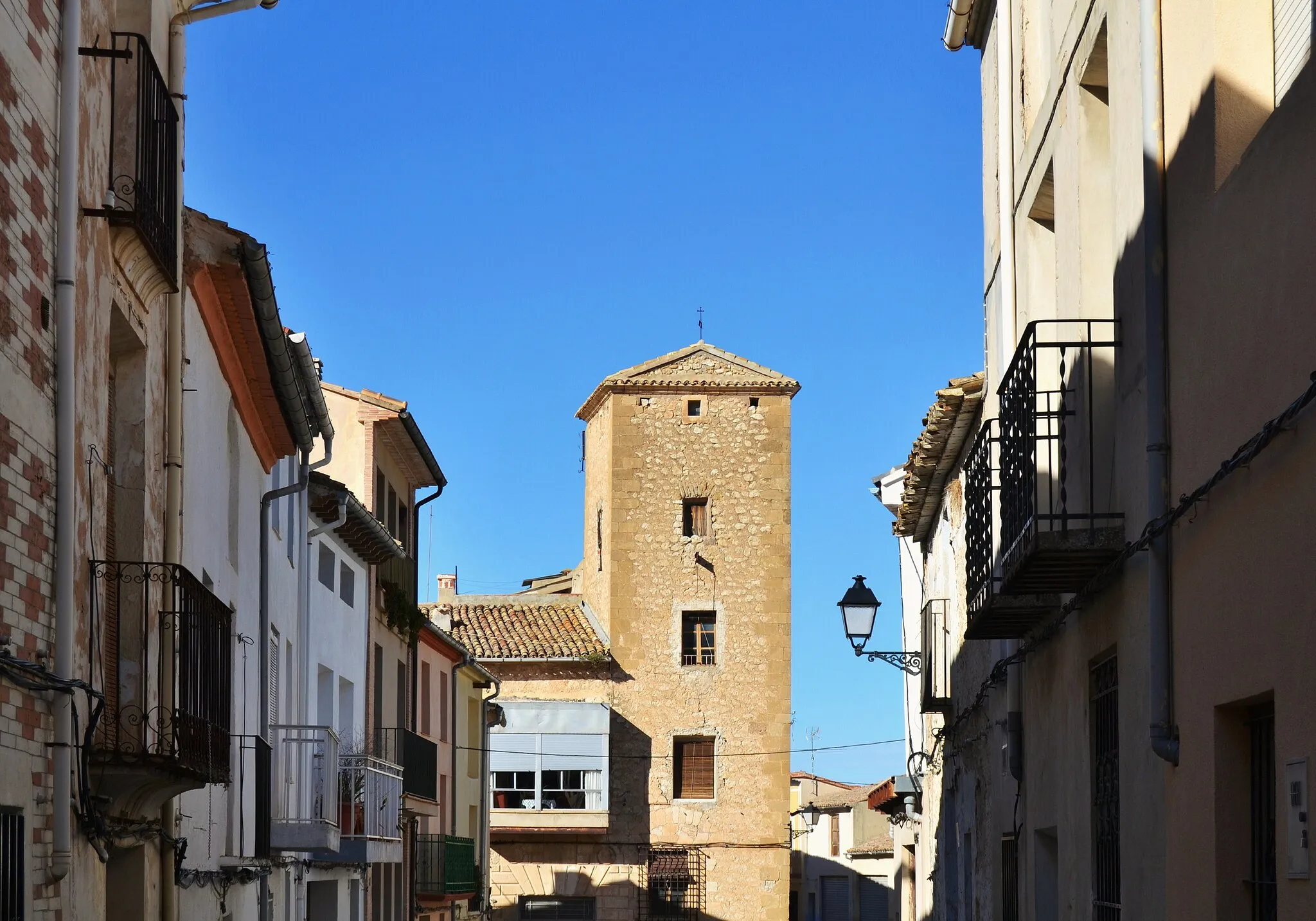 Photo showing: Carrer i torre del palau, Benasau.