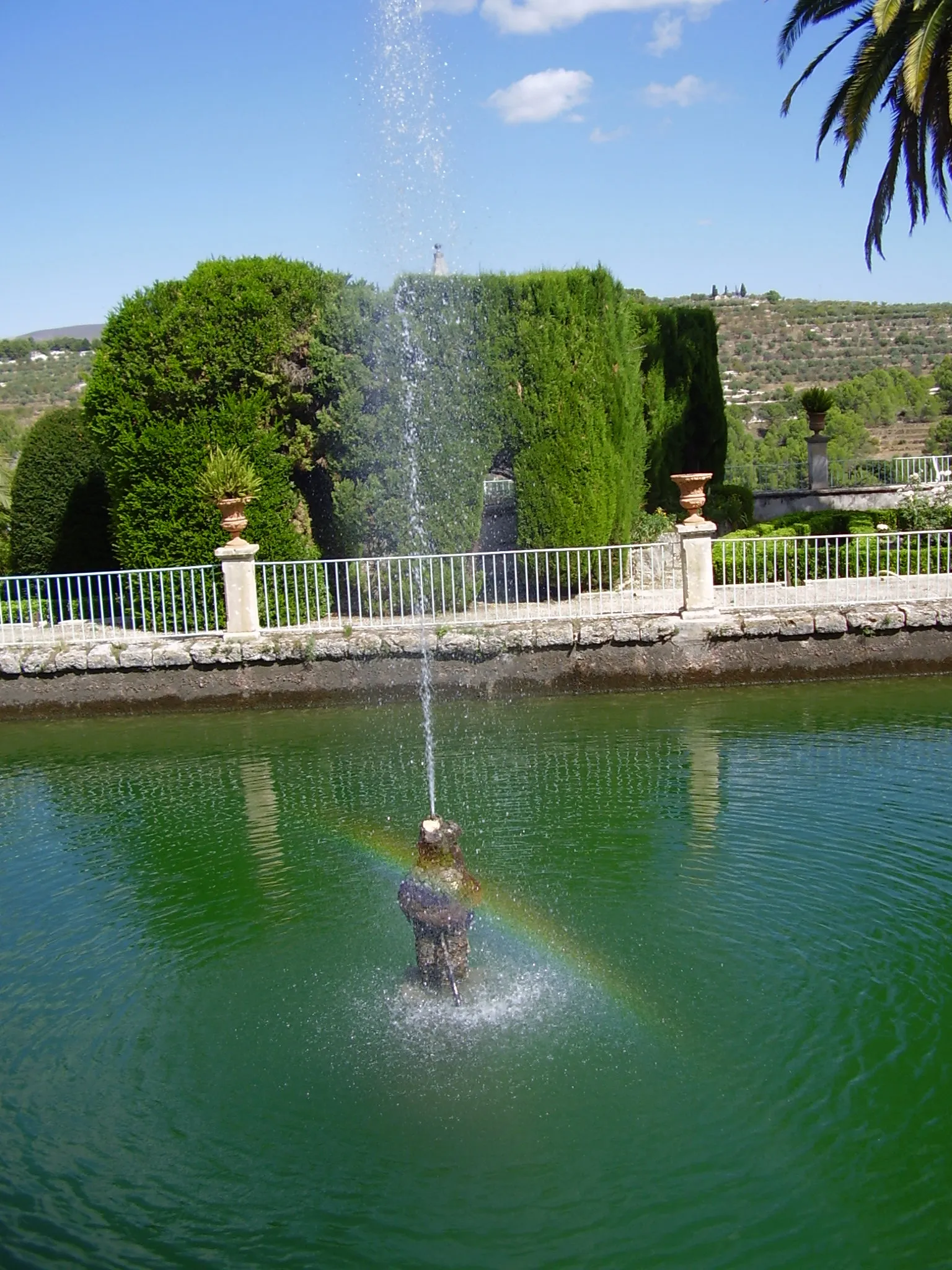 Photo showing: Estanque y Arco Iris en Penyaguila.   Alacant