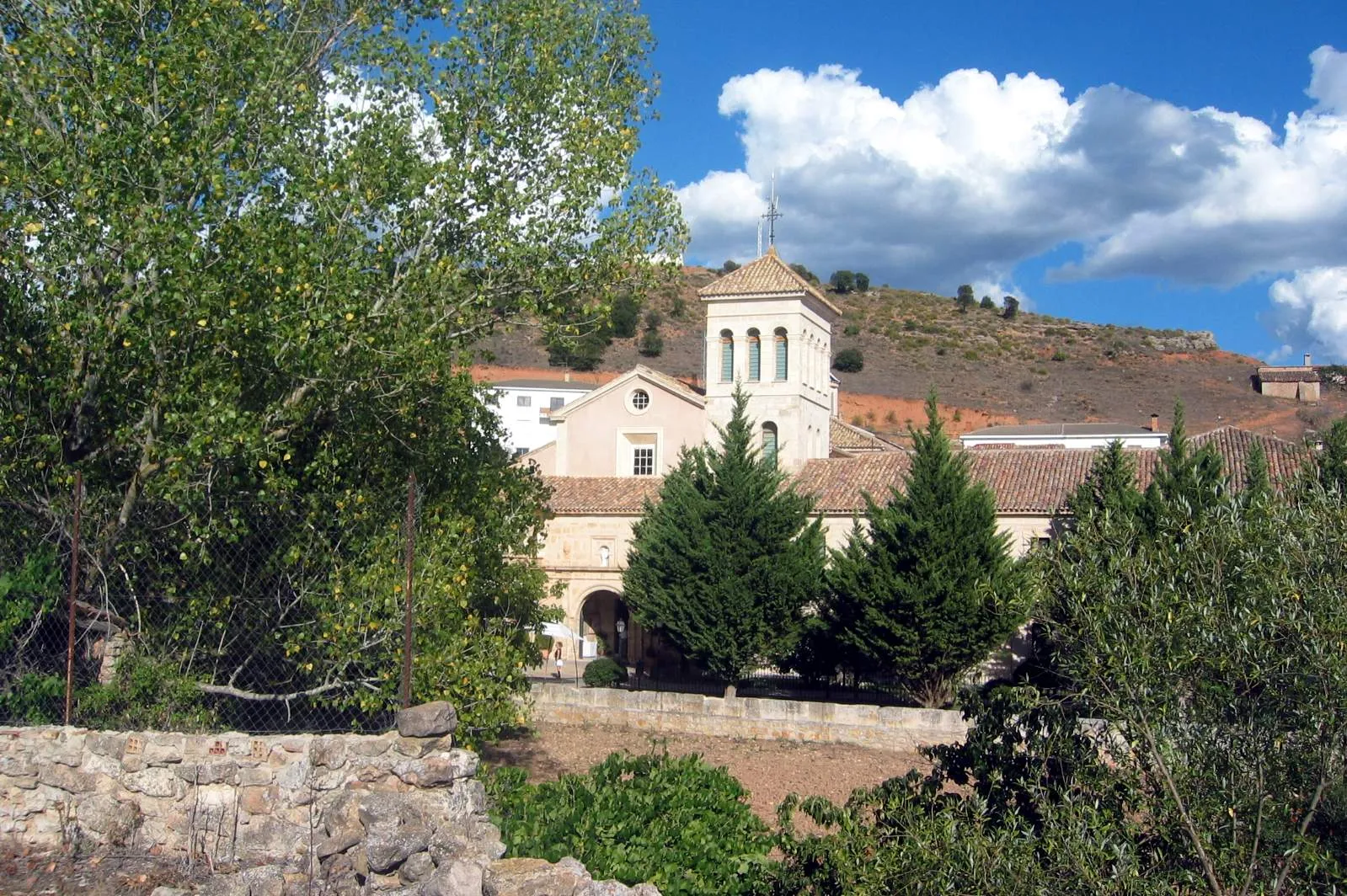 Photo showing: Vista parcial (occidental) del Monasterio de Tejeda, Garaballa (Cuenca).