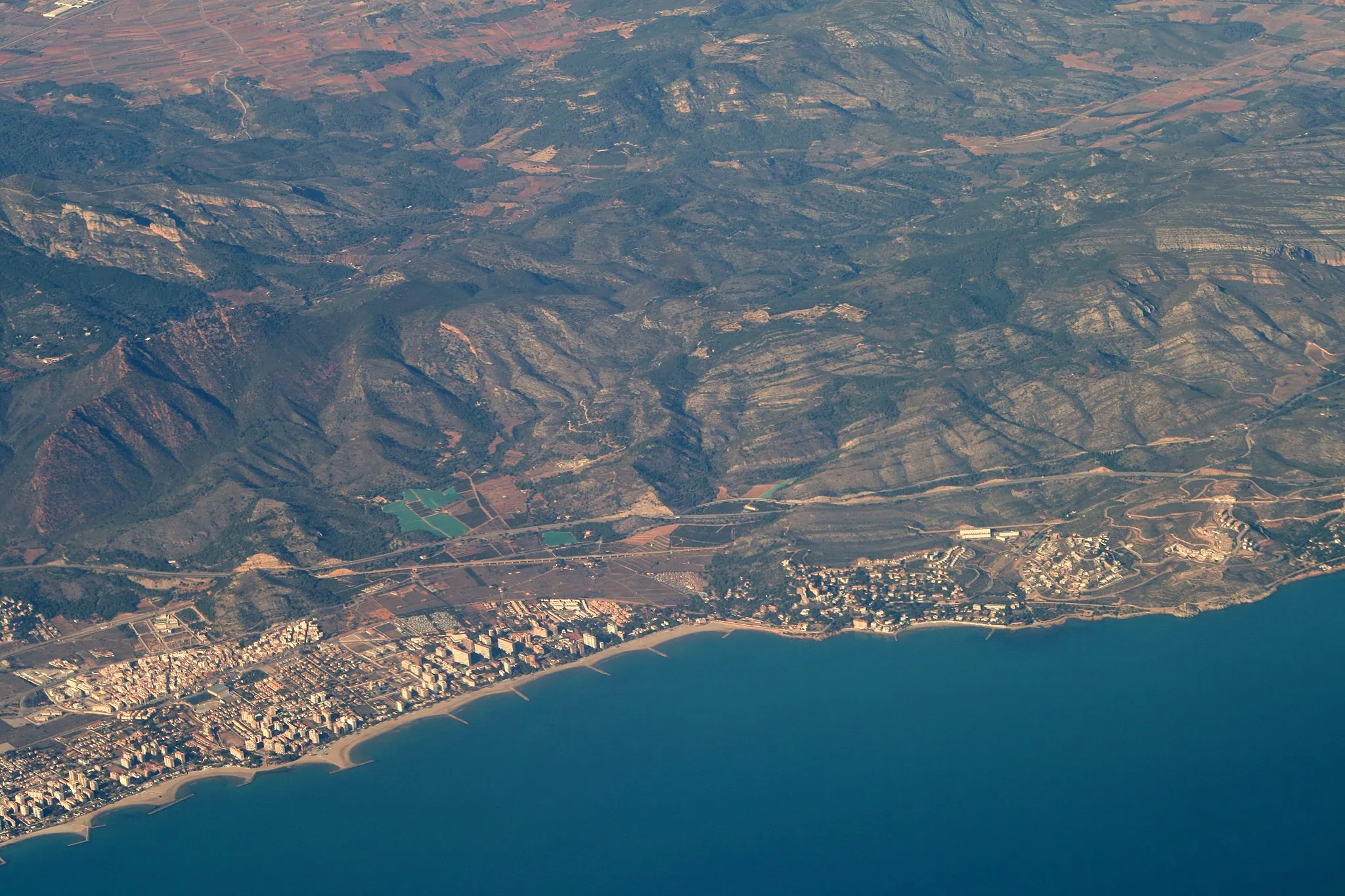 Photo showing: Benicàssim and surrounding parts in the north of Castelló de la Plana province (13 km north of the provincial capital), Valencian Community, Spain.