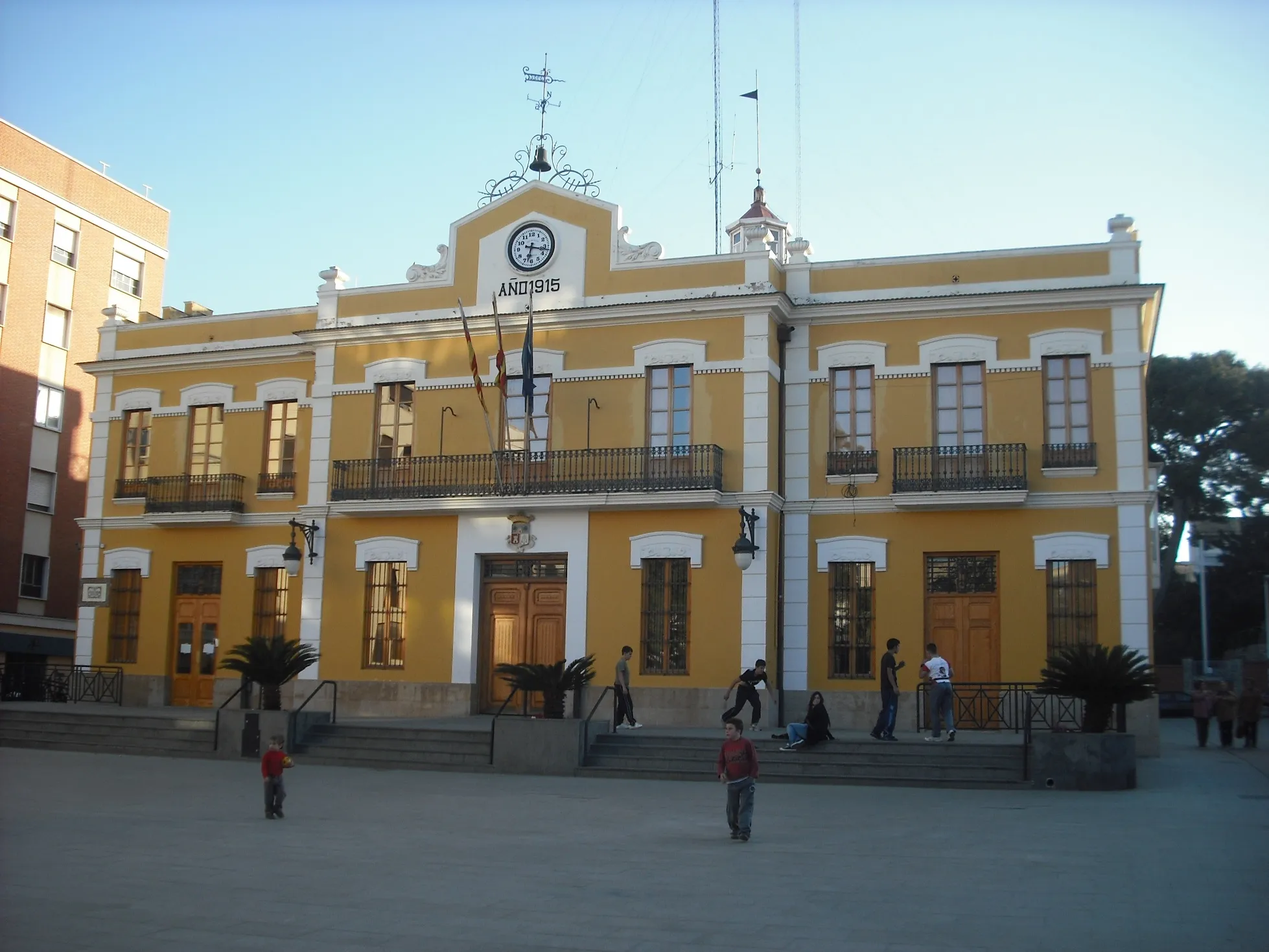 Photo showing: Façana de l'ajuntament de Burjassot.