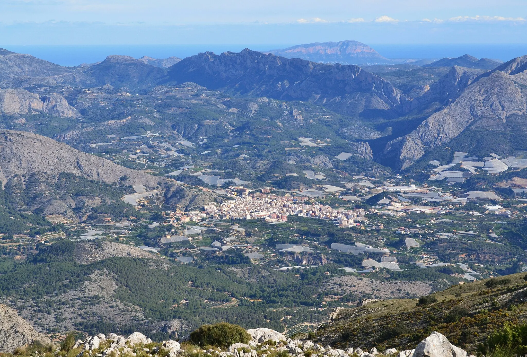 Photo showing: Vista de Callosa d'en Sarrià des del Ponoig.