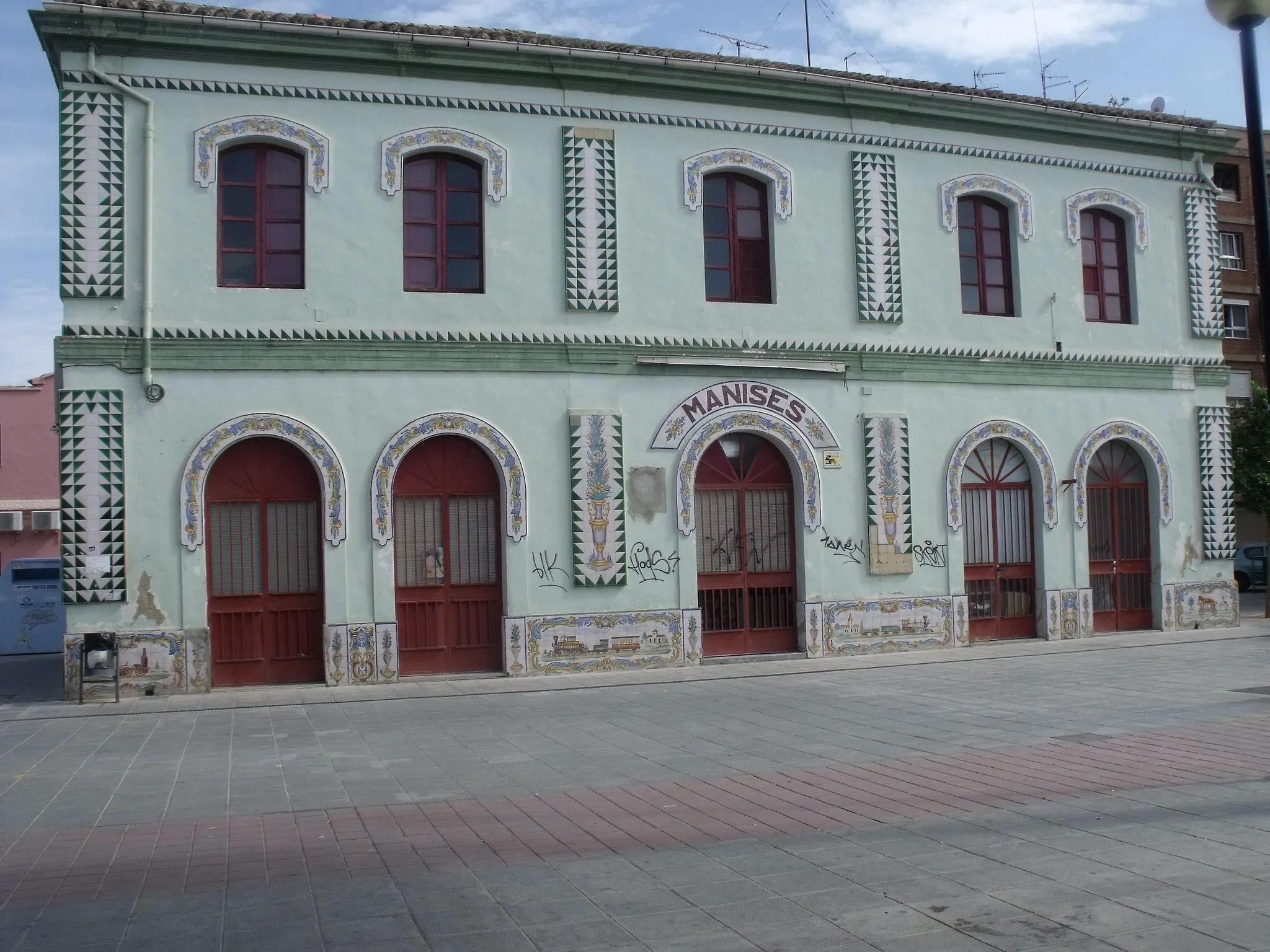 Photo showing: Edificio de la antigua estación, fachada principal