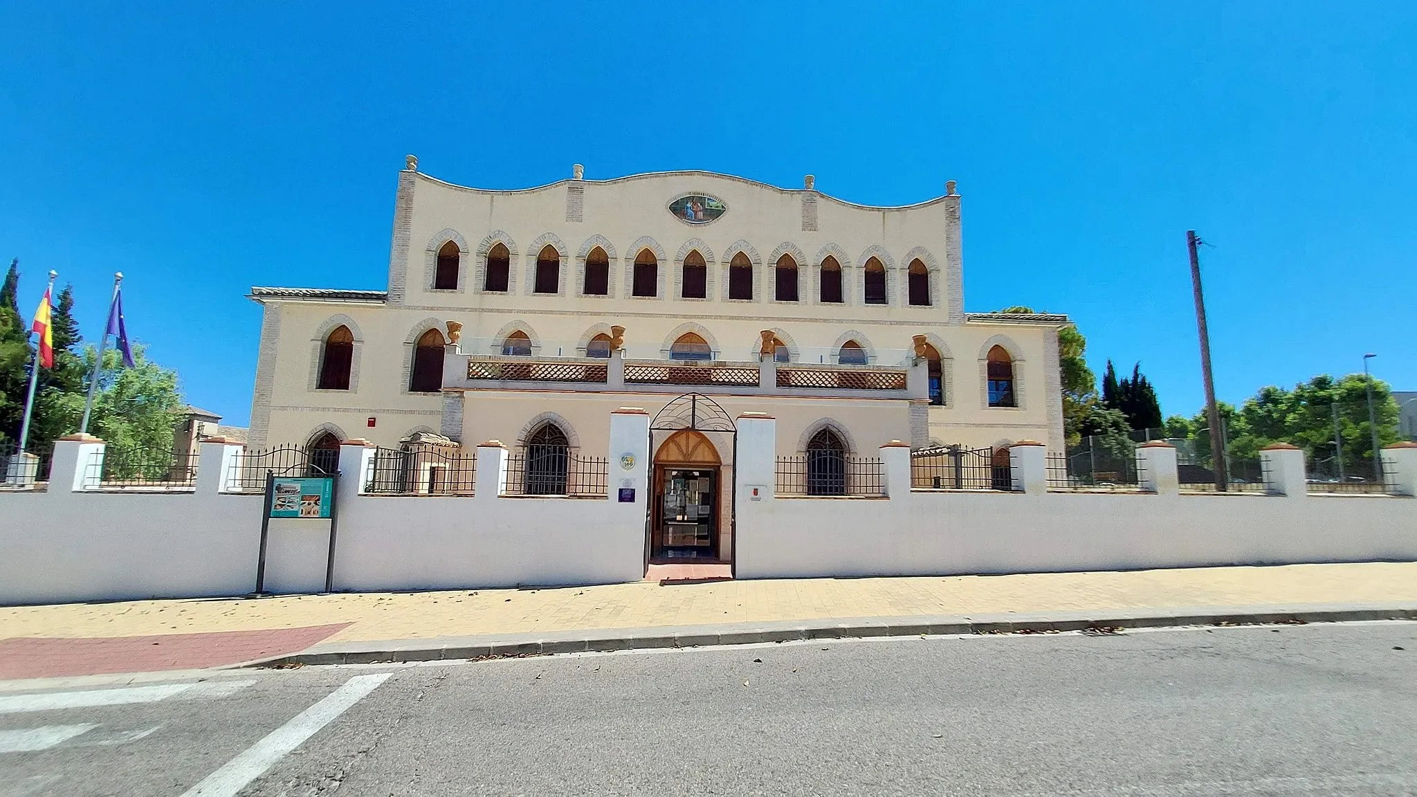 Photo showing: Ayuntamiento (Antiguo Convento de las Terciarias Capuchinas)