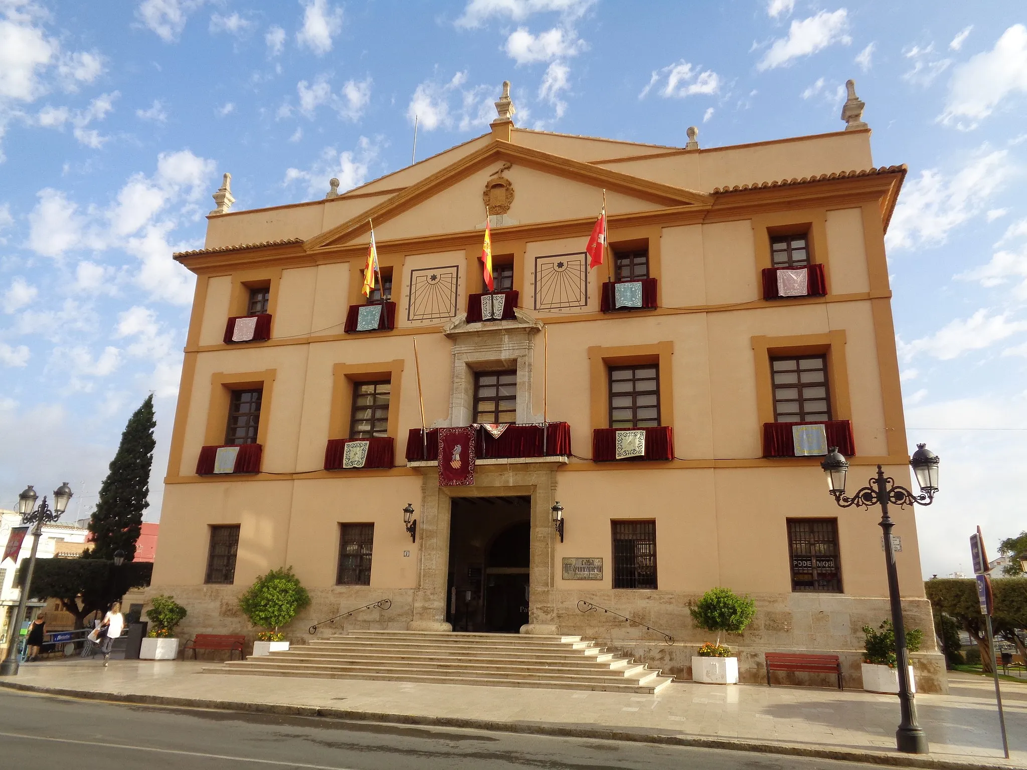 Photo showing: Palau dels Comtes de Villapaterna.