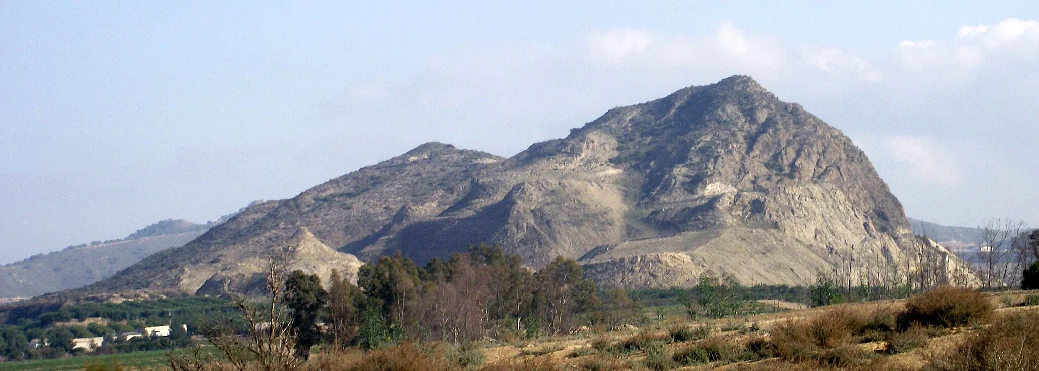Photo showing: Vista desde el norte del volcán Cabezo Negro de Zeneta (Murcia)