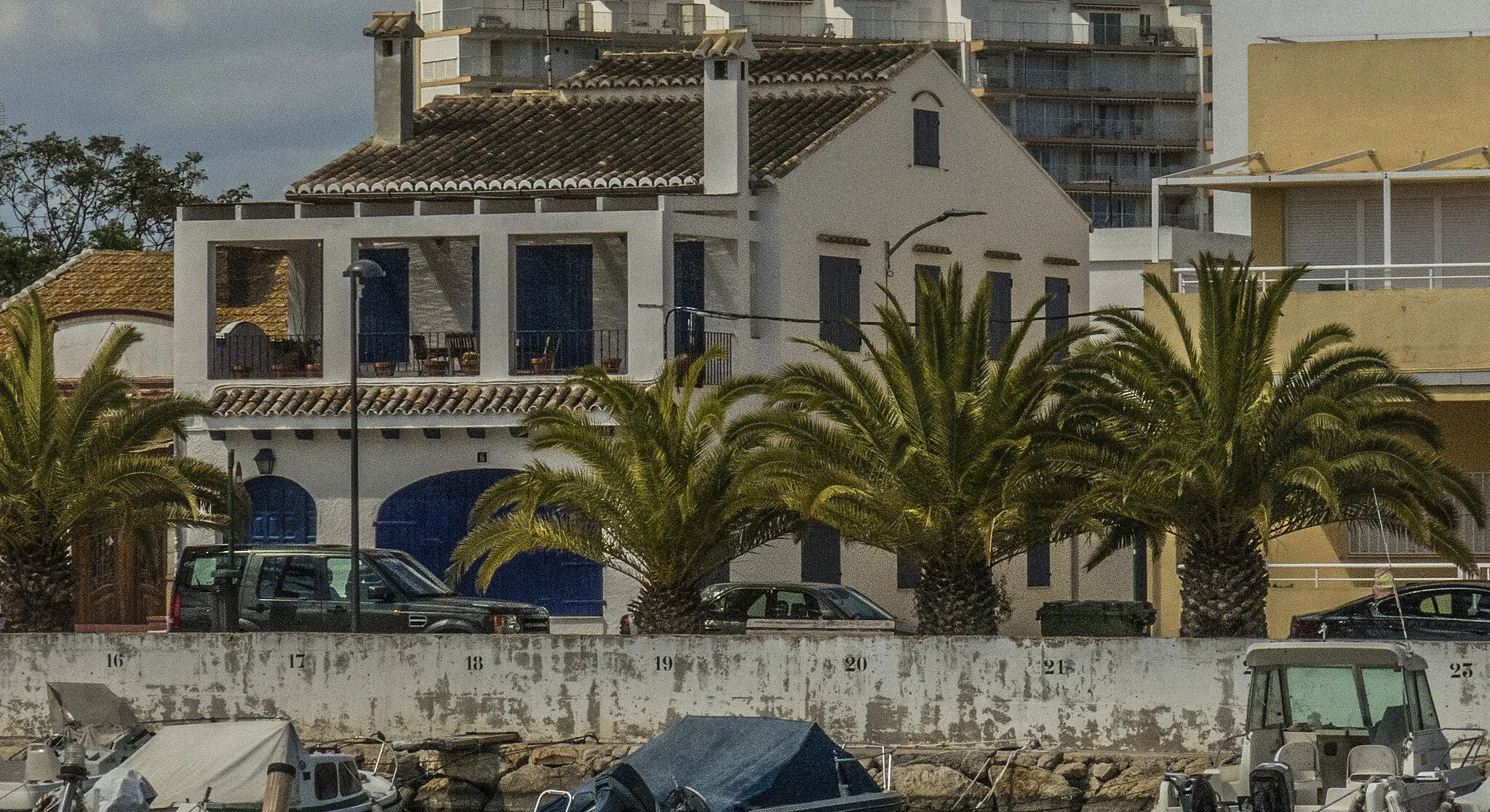 Photo showing: El Perellonet és una pedania de València. Està situada a la vora de l'Albufera, concretament al voltant de l'eixida al mar anomenada la Gola del Perelló. (Viquipèdia)