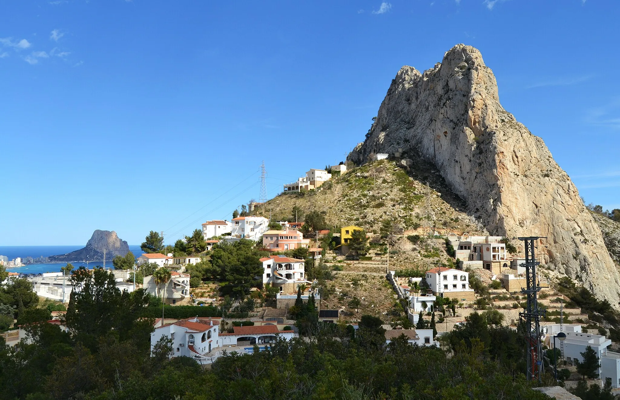 Photo showing: Vista cap a la serra de Toix des de la pujada al castellet de Calp.